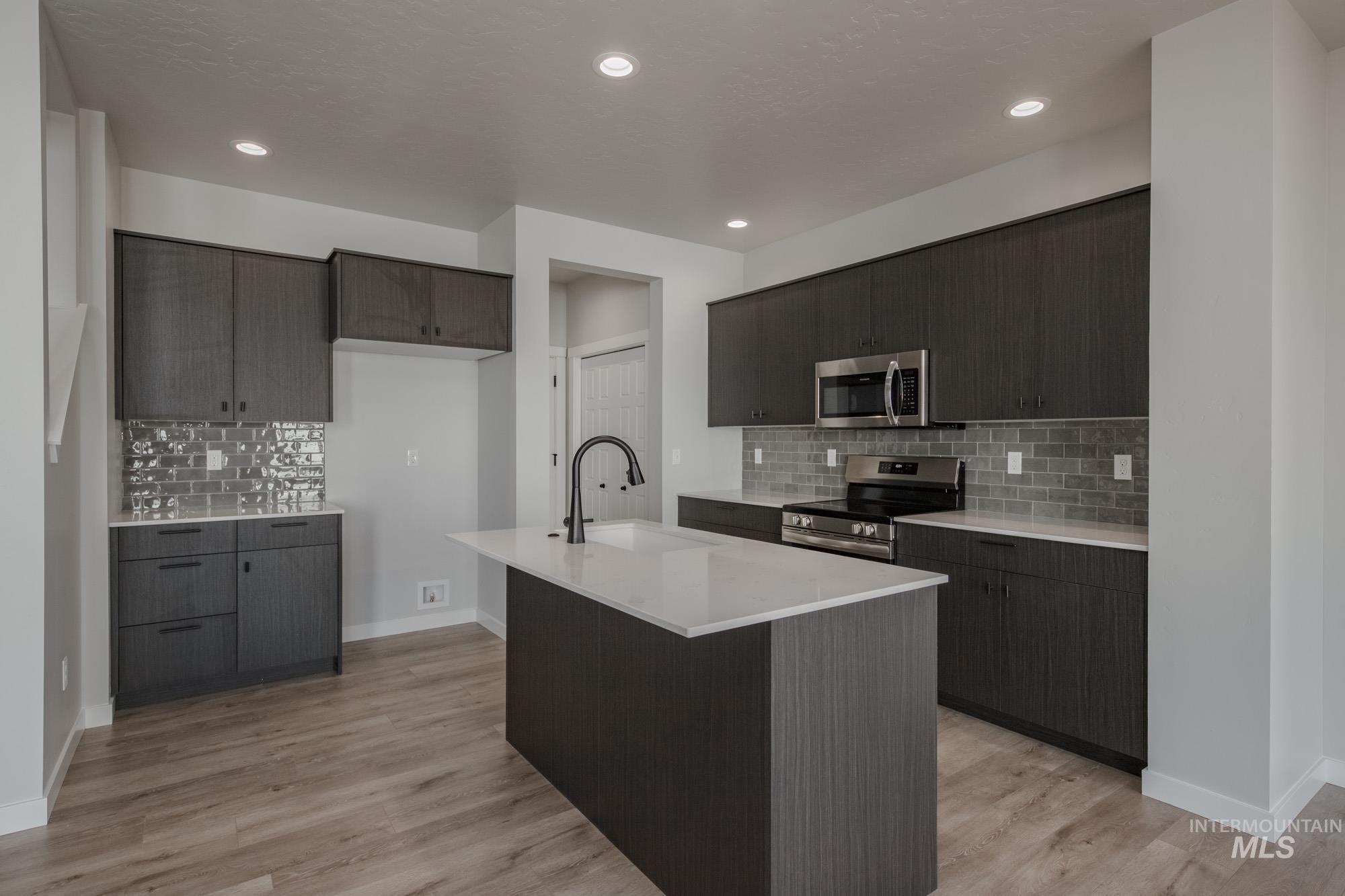 1515 W Braden Dr, Meridian, Idaho 83642, 3 Bedrooms, 2.5 Bathrooms, Residential For Sale, Price $469,990,MLS 98989384