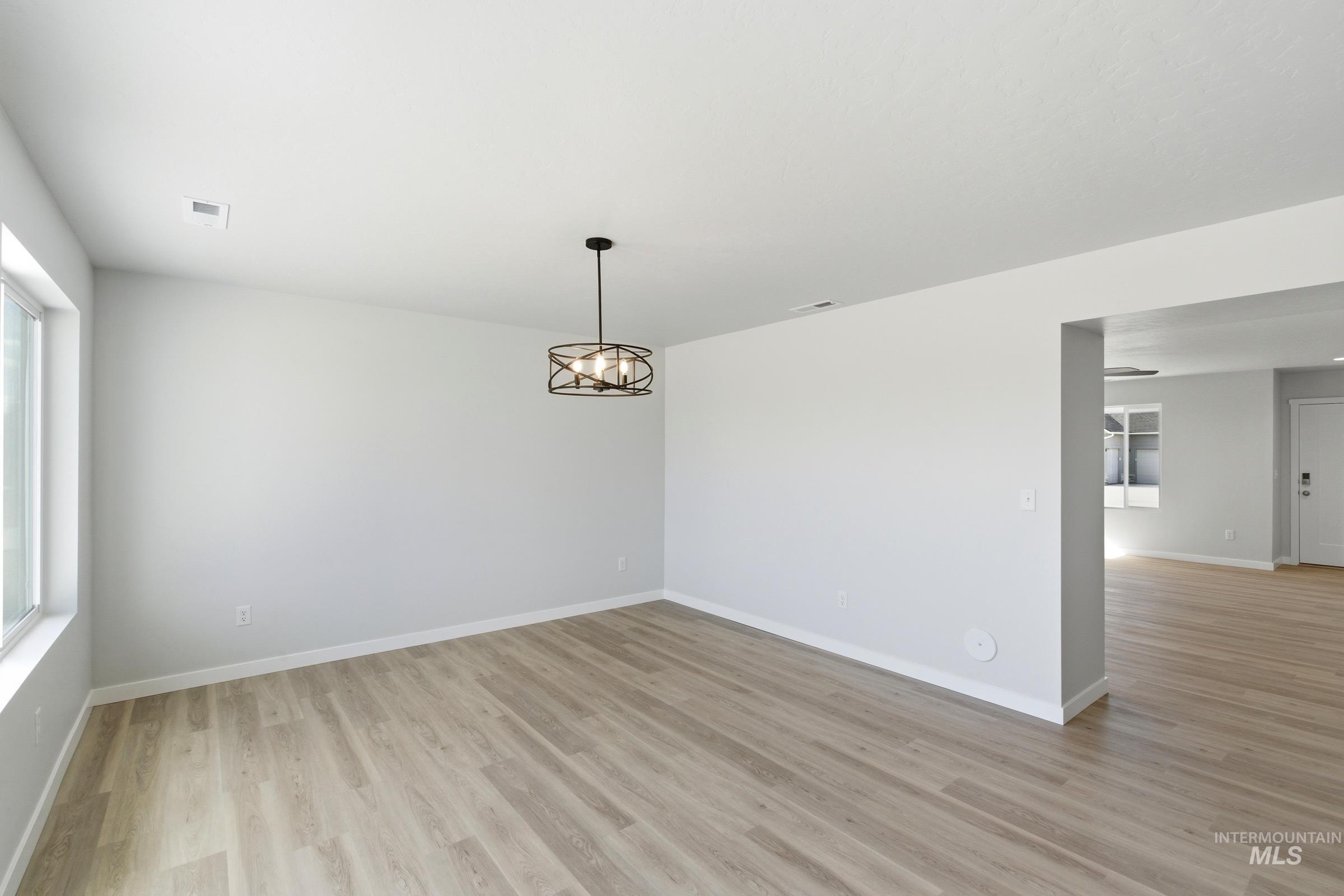 3642 E Jamestown Dr, Nampa, Idaho 83686, 5 Bedrooms, 2.5 Bathrooms, Residential For Sale, Price $509,990,MLS 98989392