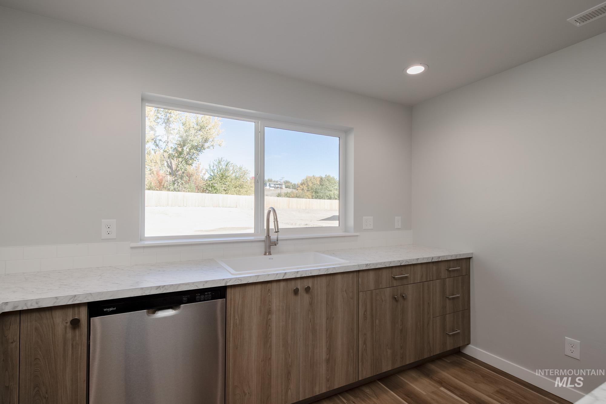 3381 E Red Maple Ct, Nampa, Idaho 83686, 5 Bedrooms, 2.5 Bathrooms, Residential For Sale, Price $499,990,MLS 98989396