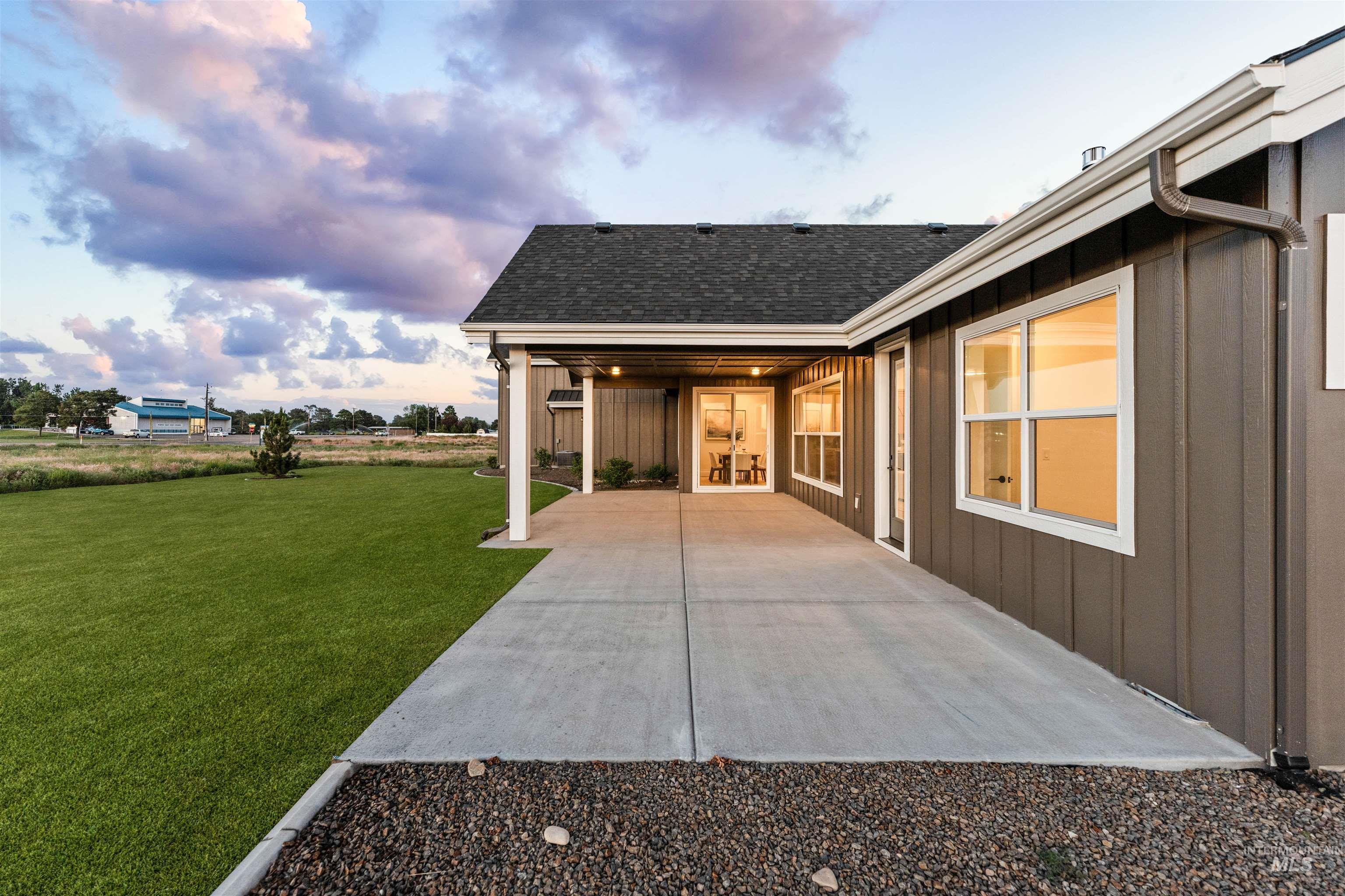 15280 Juniperwood Drive, Caldwell, Idaho 83607, 4 Bedrooms, 2.5 Bathrooms, Residential For Sale, Price $999,900,MLS 98989397