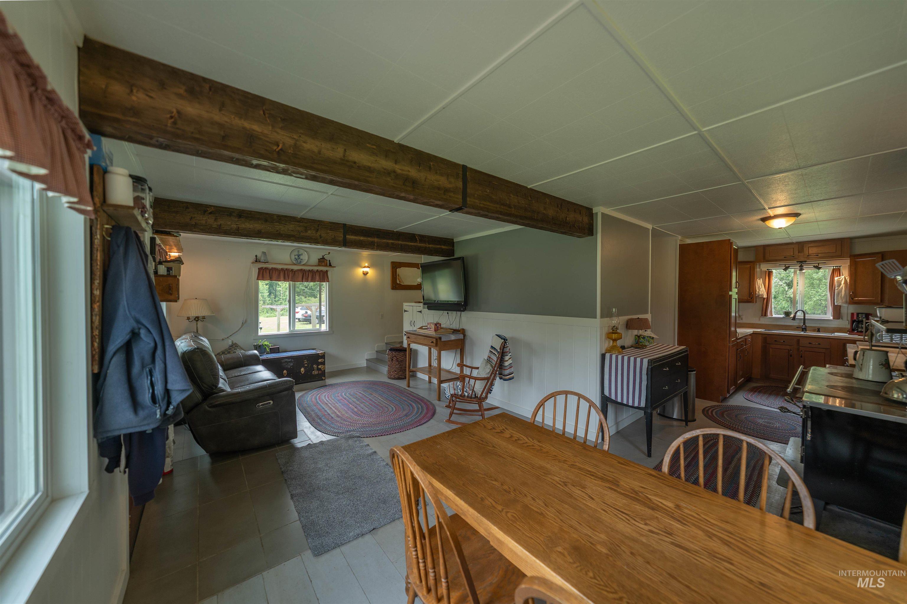 5692 Meadow Creek Road, Bonners Ferry, Idaho 83805, 2 Bedrooms, 1 Bathroom, Residential For Sale, Price $1,200,000,MLS 98989399