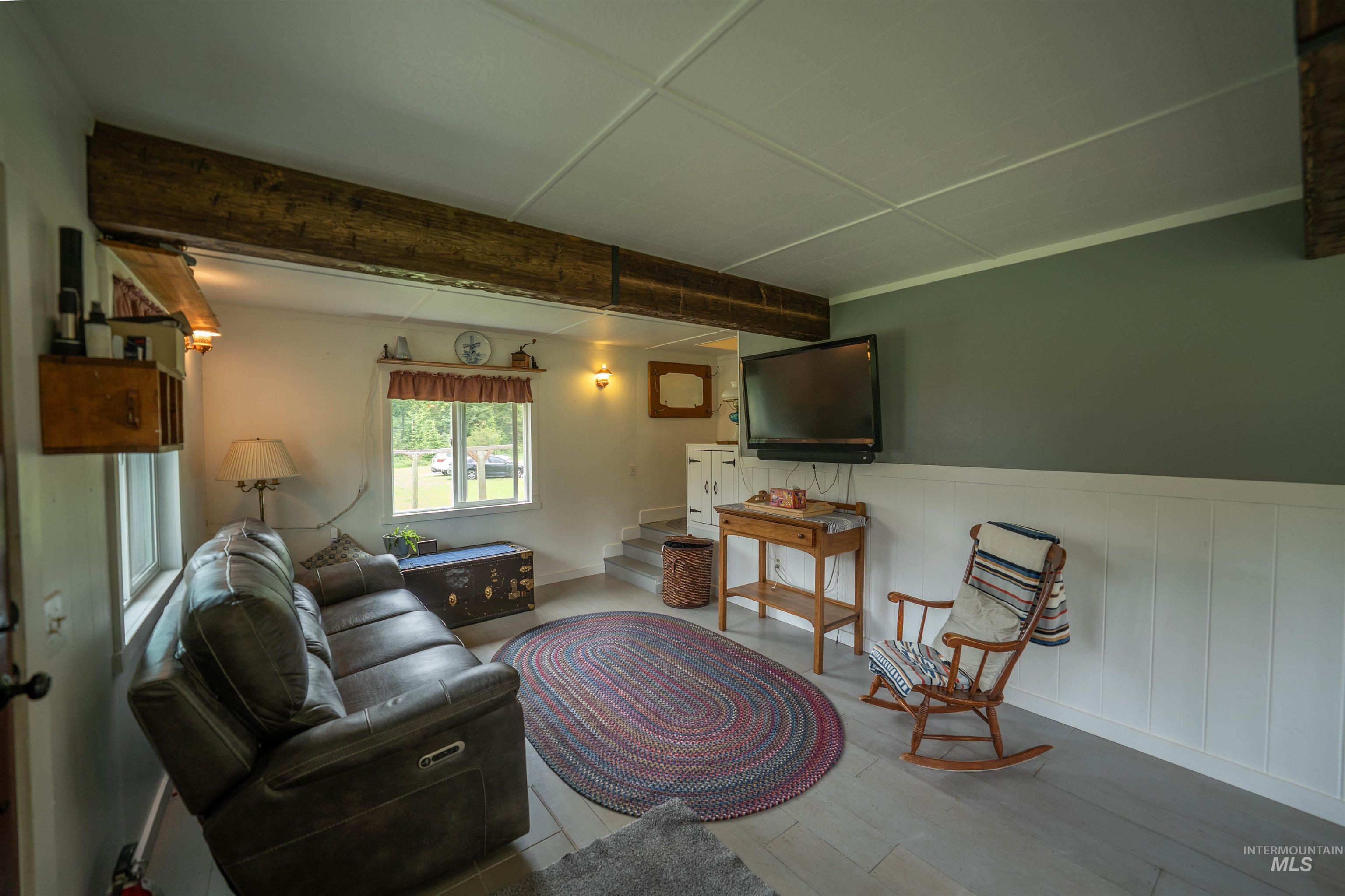 5692 Meadow Creek Road, Bonners Ferry, Idaho 83805, 2 Bedrooms, 1 Bathroom, Residential For Sale, Price $1,200,000,MLS 98989399