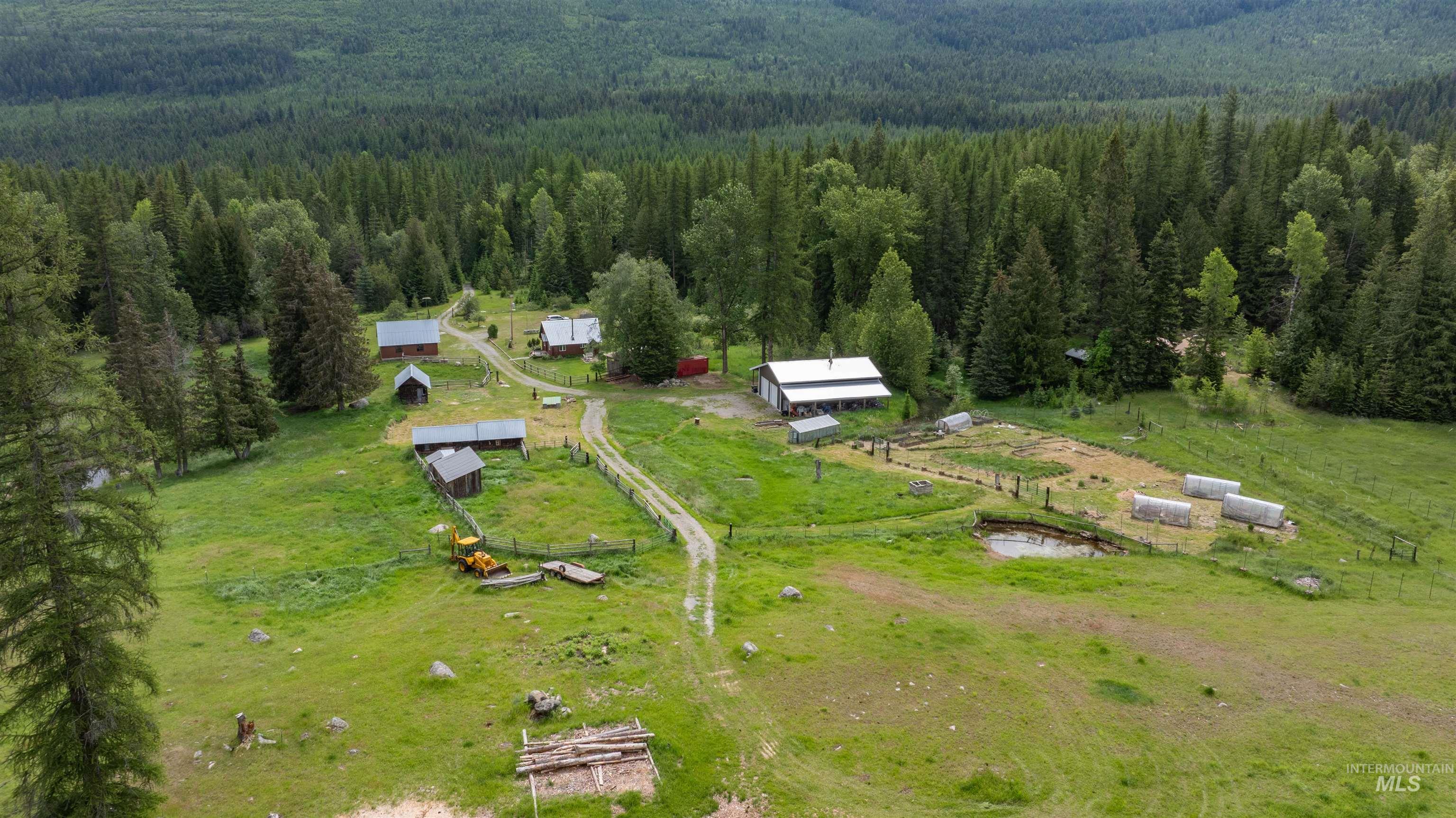 5692 Meadow Creek Road, Bonners Ferry, Idaho 83805, 2 Bedrooms, 1 Bathroom, Residential For Sale, Price $1,200,000,MLS 98989399