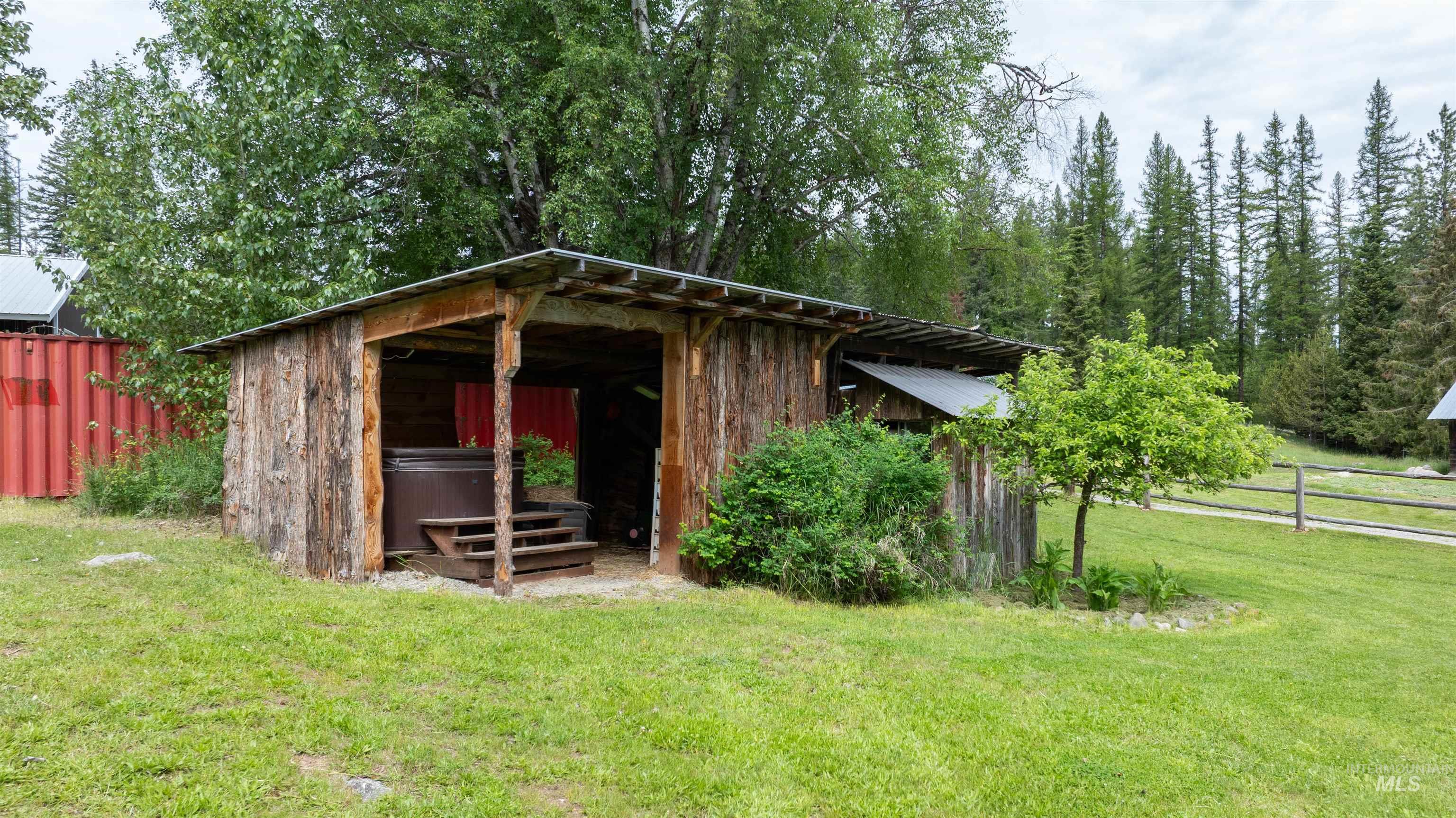 5692 Meadow Creek Road, Bonners Ferry, Idaho 83805, 2 Bedrooms, 1 Bathroom, Residential For Sale, Price $1,200,000,MLS 98989399