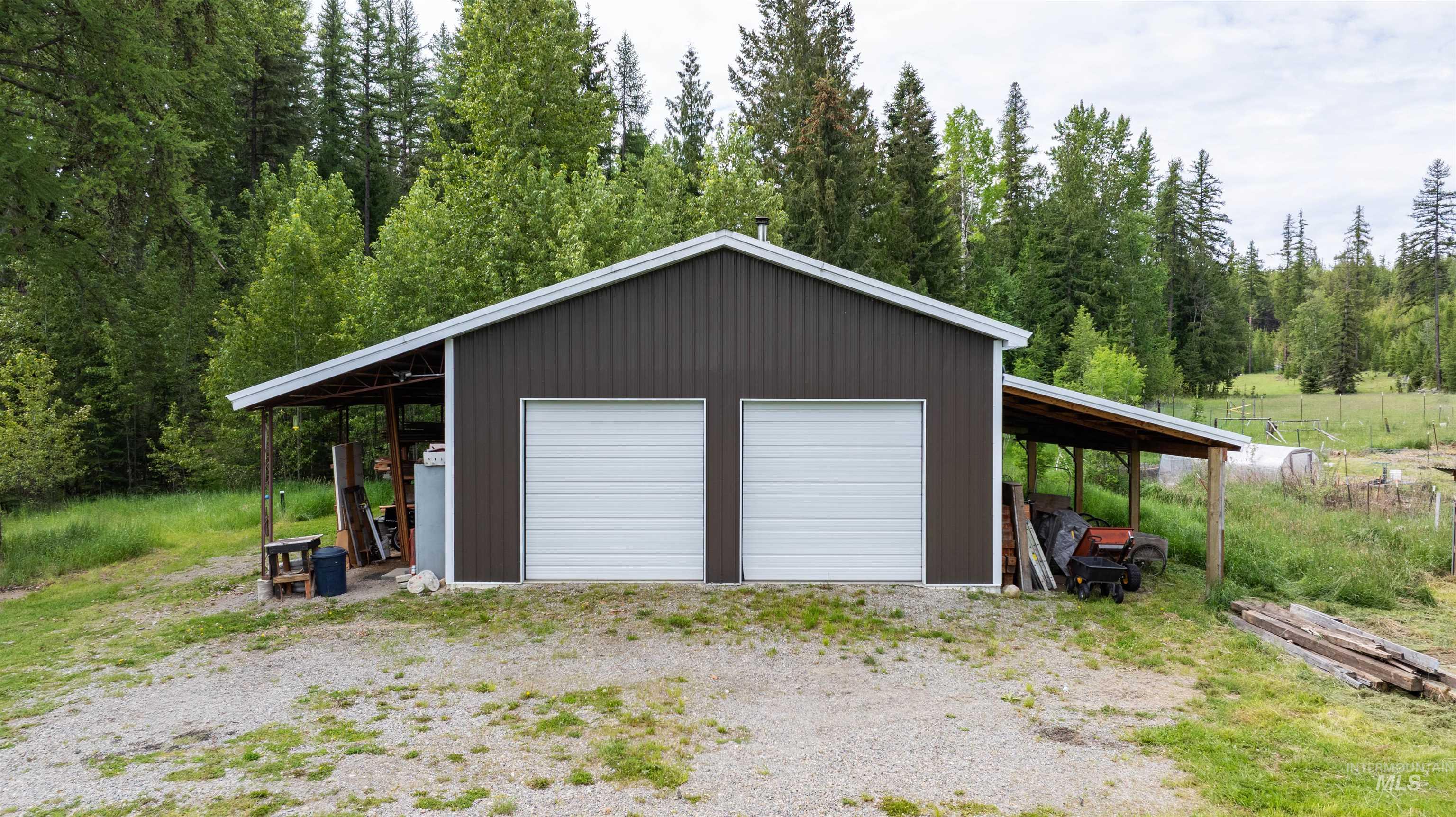 5692 Meadow Creek Road, Bonners Ferry, Idaho 83805, 2 Bedrooms, 1 Bathroom, Residential For Sale, Price $1,200,000,MLS 98989399