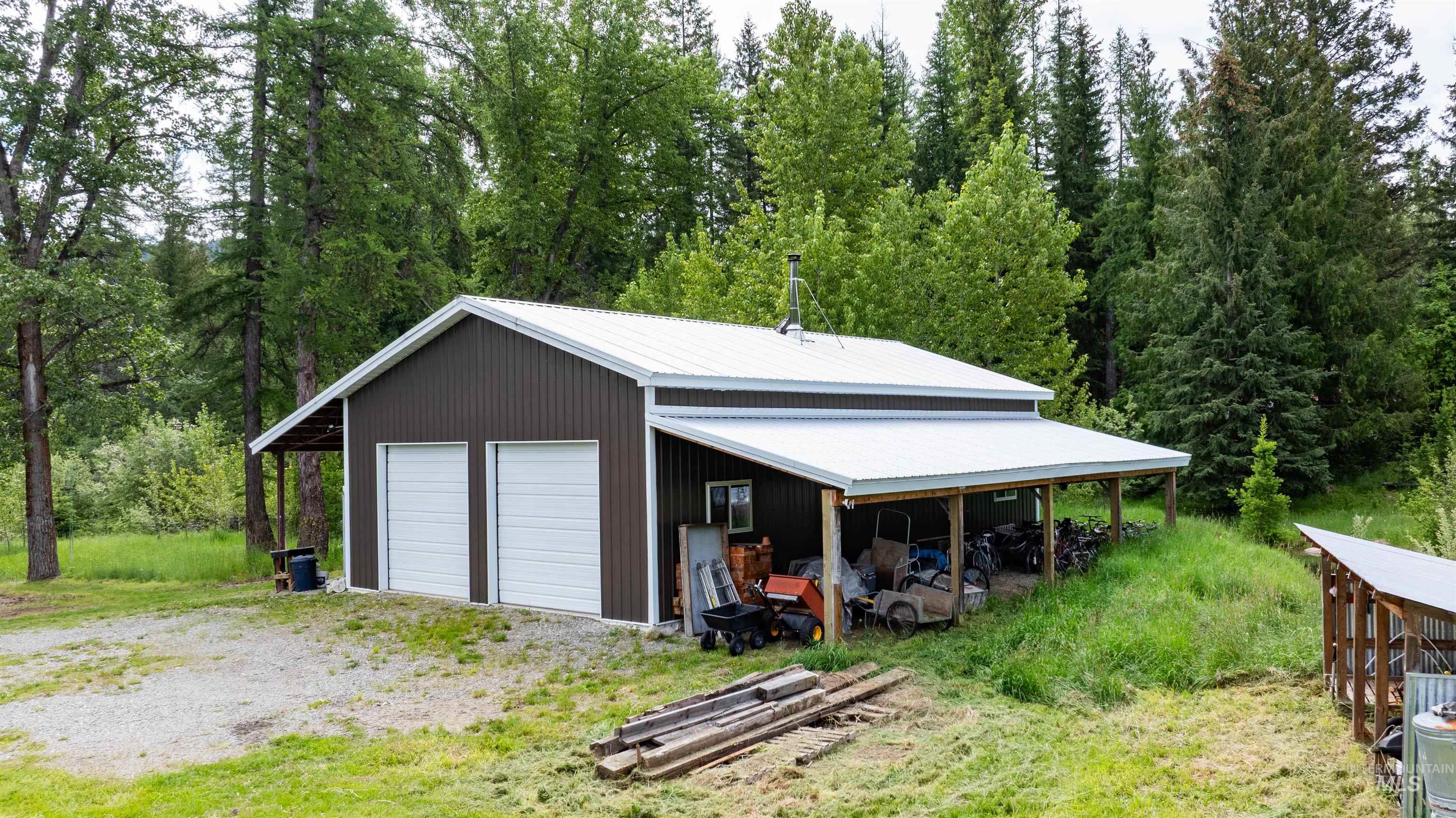 5692 Meadow Creek Road, Bonners Ferry, Idaho 83805, 2 Bedrooms, 1 Bathroom, Residential For Sale, Price $1,200,000,MLS 98989399