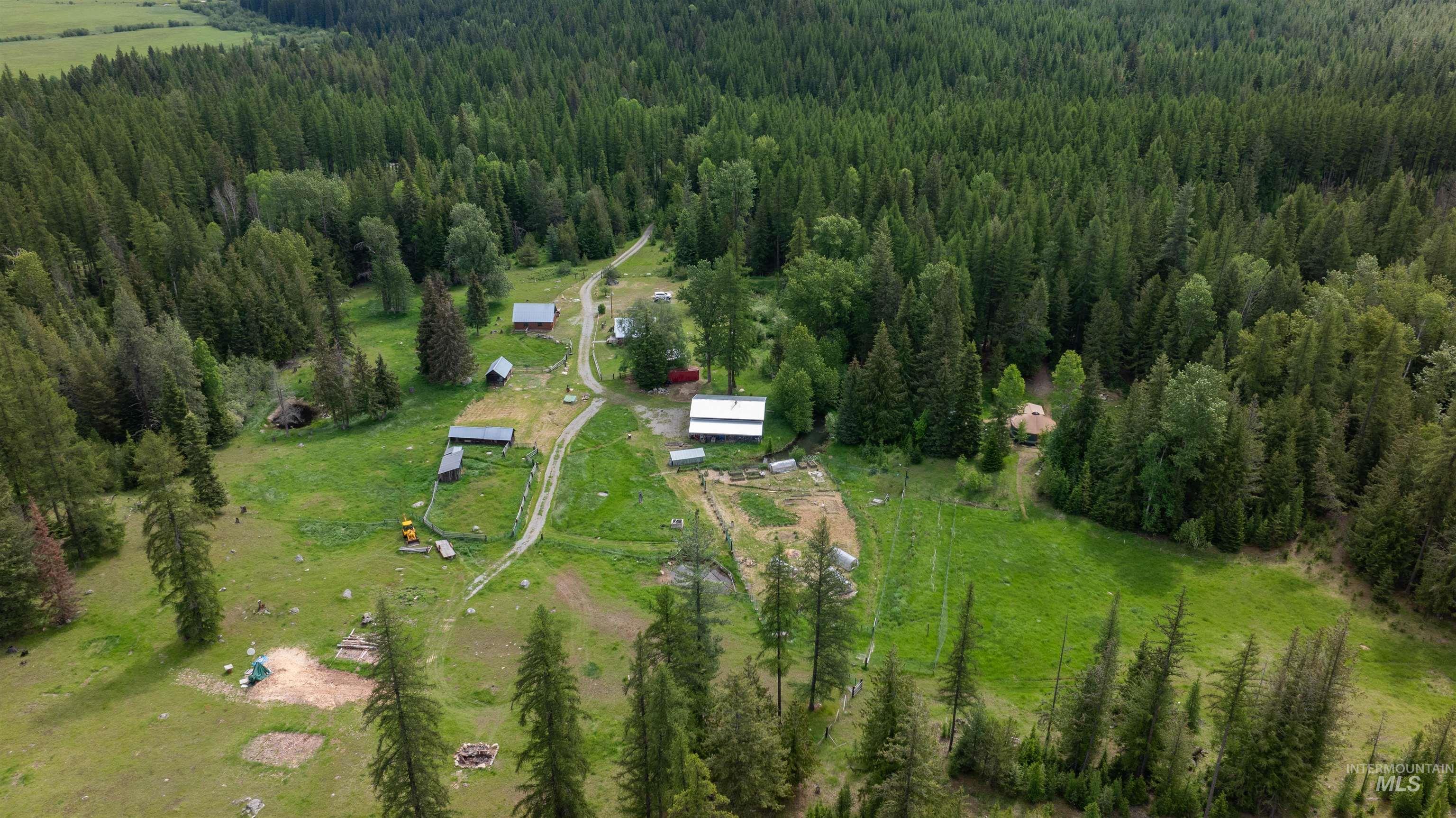 5692 Meadow Creek Road, Bonners Ferry, Idaho 83805, 2 Bedrooms, 1 Bathroom, Residential For Sale, Price $1,200,000,MLS 98989399