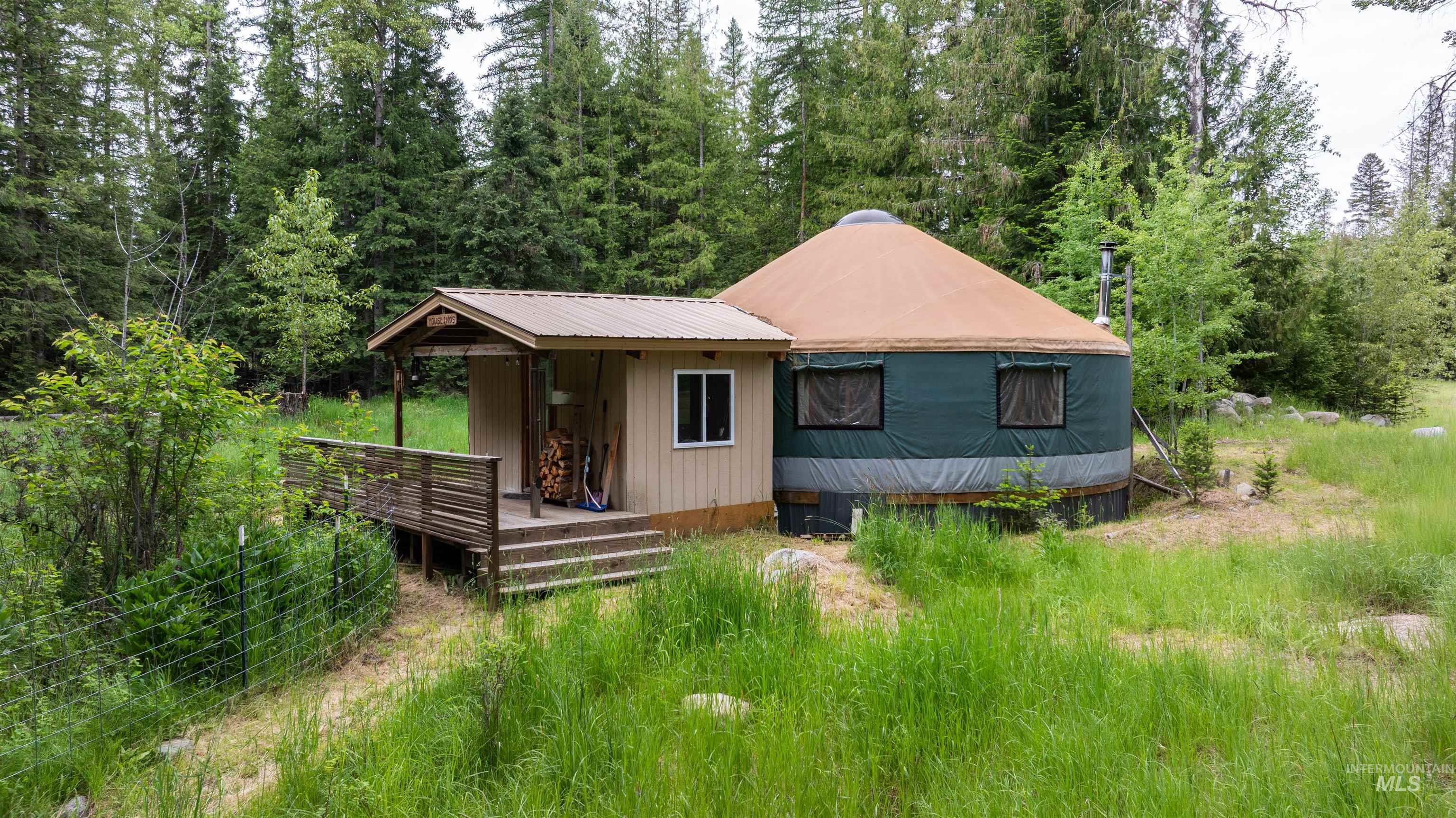 5692 Meadow Creek Road, Bonners Ferry, Idaho 83805, 2 Bedrooms, 1 Bathroom, Residential For Sale, Price $1,200,000,MLS 98989399