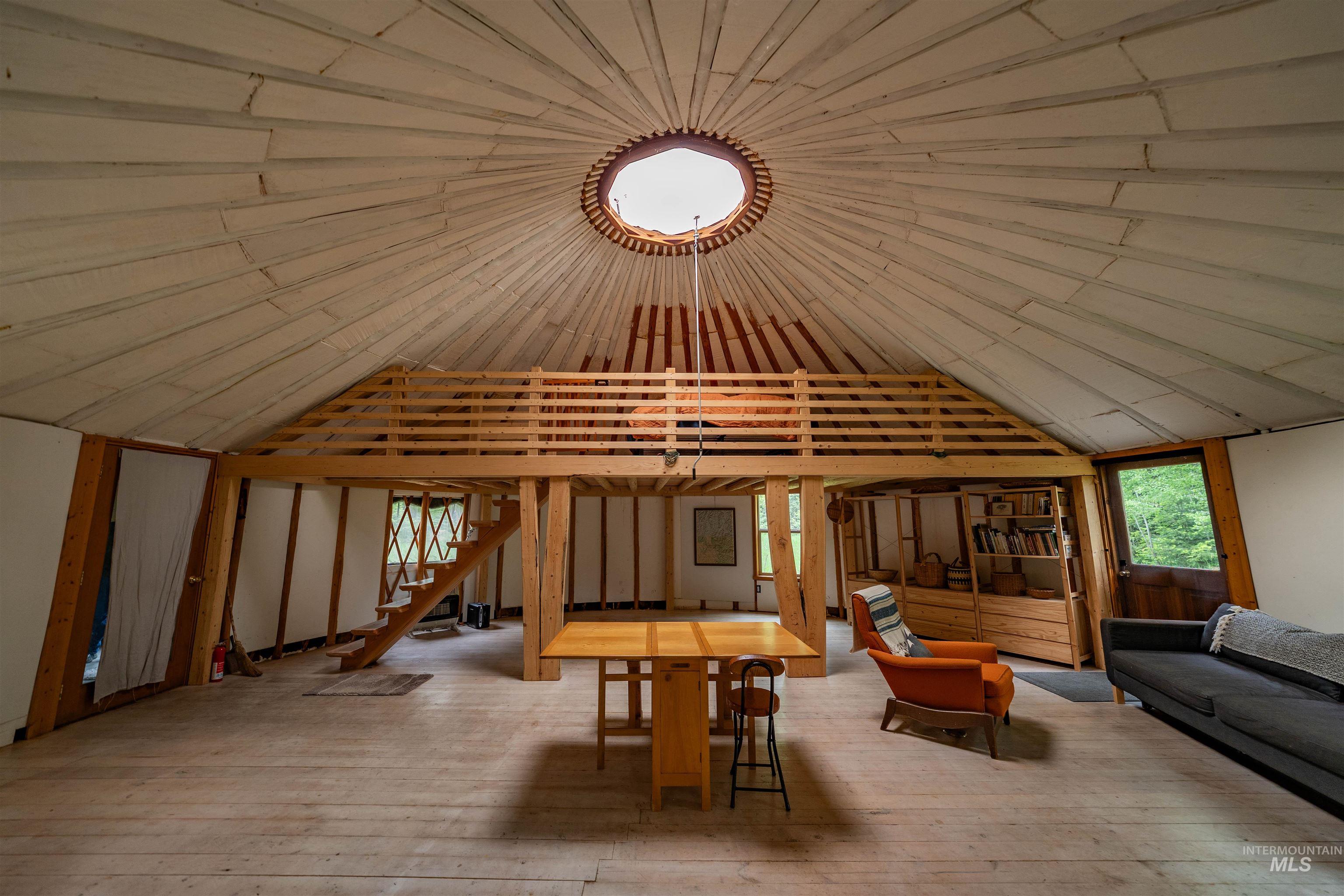 5692 Meadow Creek Road, Bonners Ferry, Idaho 83805, 2 Bedrooms, 1 Bathroom, Residential For Sale, Price $1,200,000,MLS 98989399