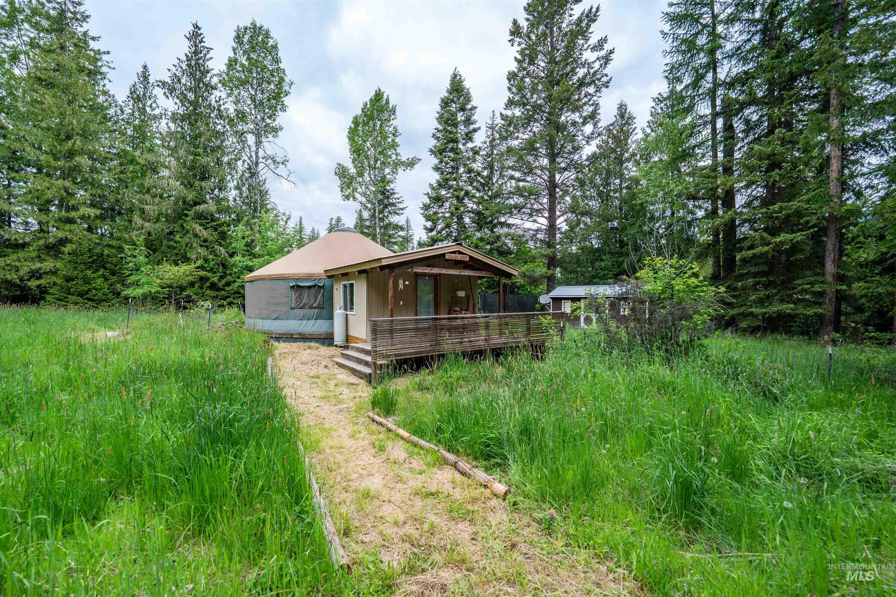 5692 Meadow Creek Road, Bonners Ferry, Idaho 83805, 2 Bedrooms, 1 Bathroom, Residential For Sale, Price $1,200,000,MLS 98989399