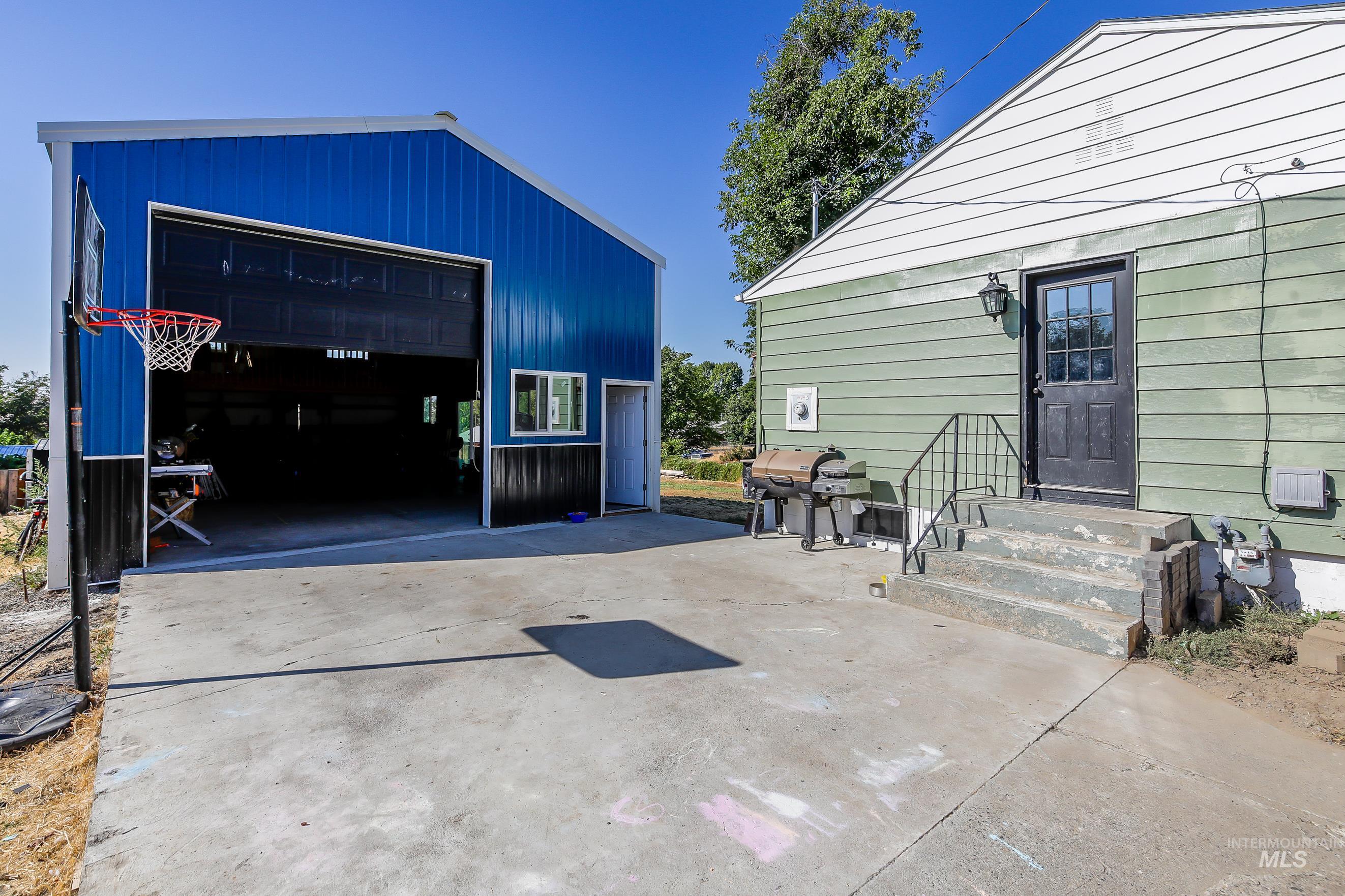 732 Burrell Ave., Lewiston, Idaho 83501, 4 Bedrooms, 2 Bathrooms, Residential For Sale, Price $464,900, 98989402