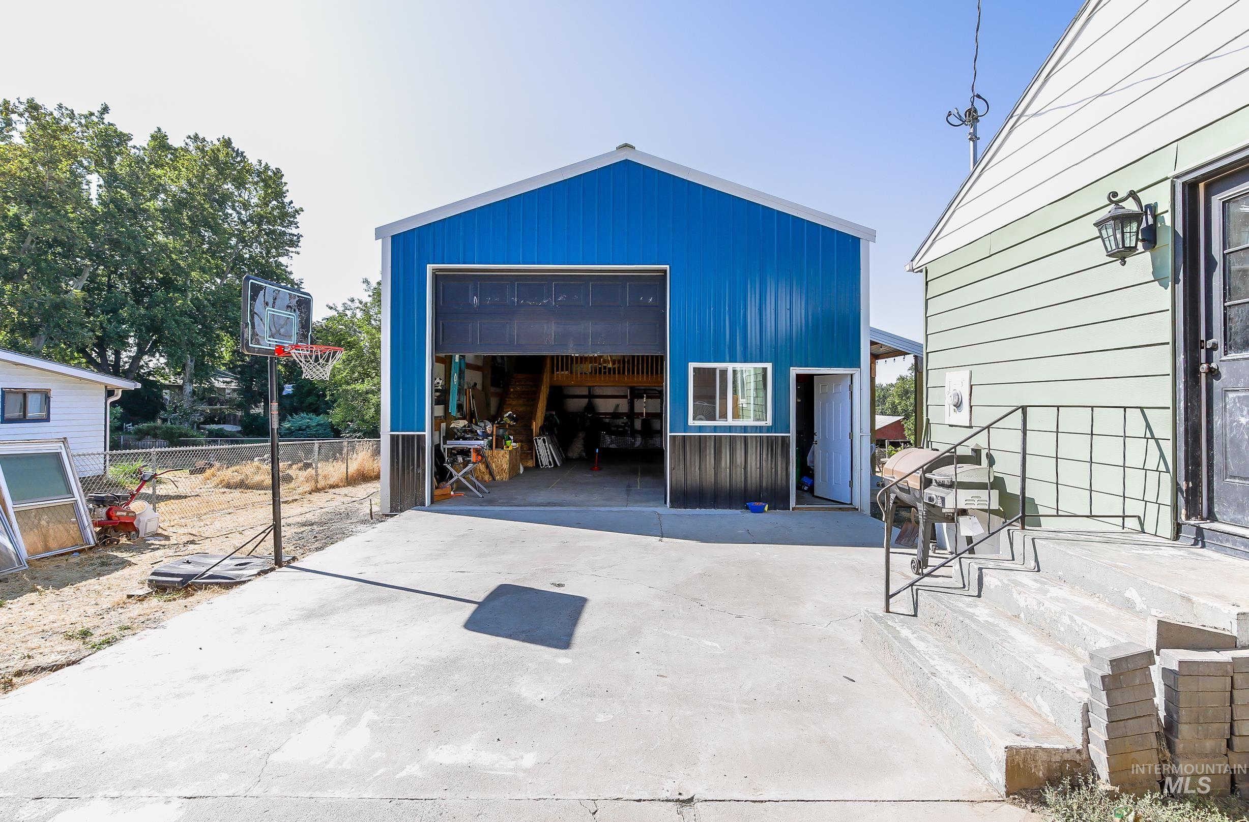 732 Burrell Ave., Lewiston, Idaho 83501, 4 Bedrooms, 2 Bathrooms, Residential For Sale, Price $469,900, 98989402