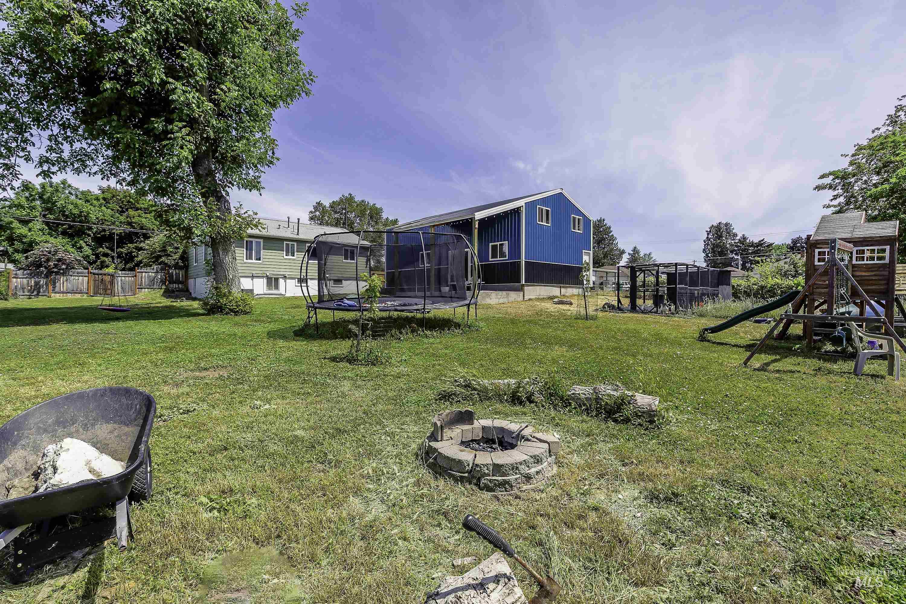 732 Burrell Ave., Lewiston, Idaho 83501, 4 Bedrooms, 2 Bathrooms, Residential For Sale, Price $464,900, 98989402