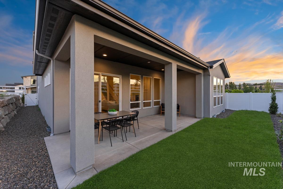 9121 W River Otter Dr, Boise, Idaho 83714, 3 Bedrooms, 4 Bathrooms, Residential For Sale, Price $890,194, 98989403