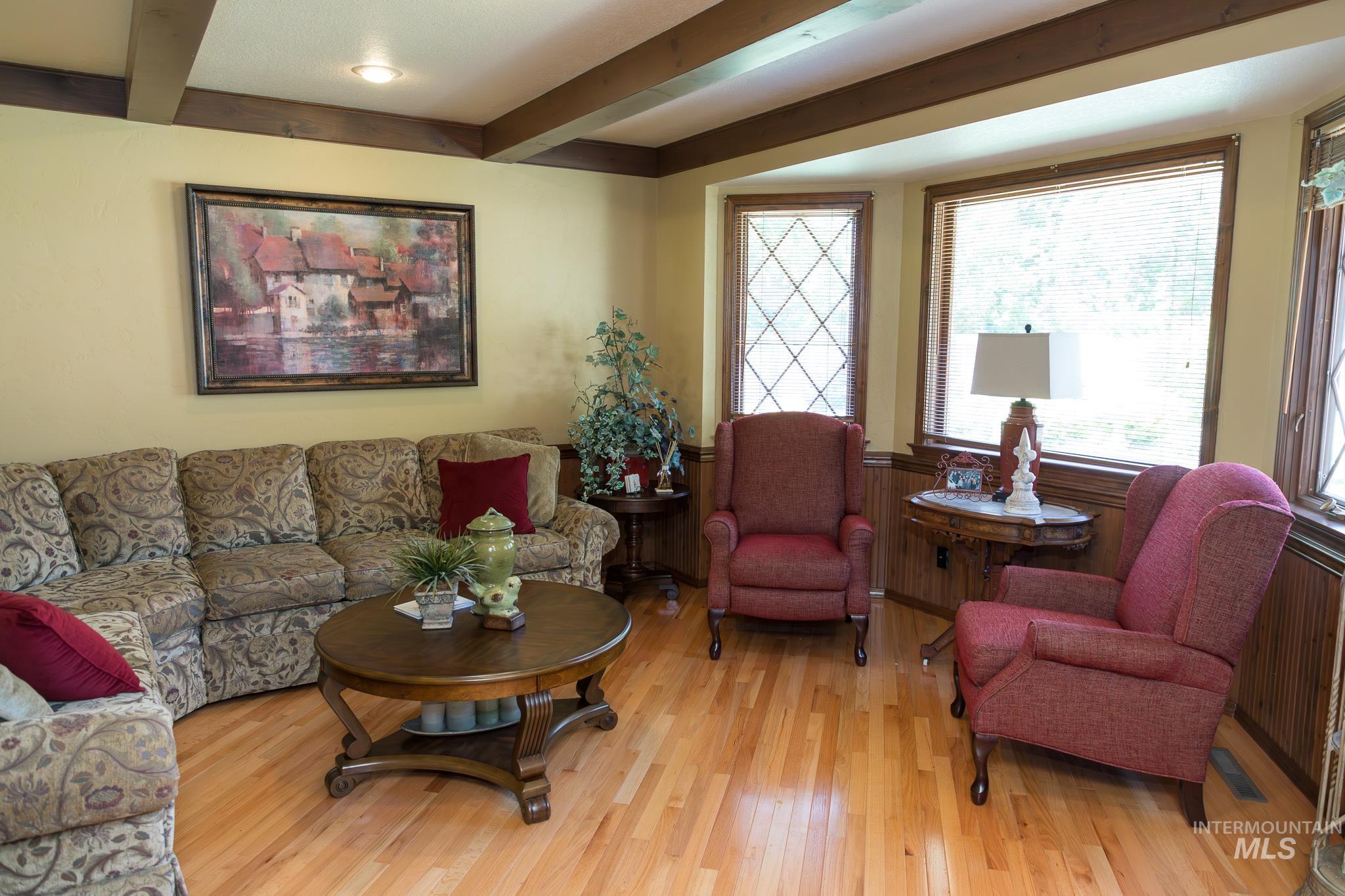 1015 SW 12th St, Ontario, Oregon 97914, 5 Bedrooms, 4.5 Bathrooms, Residential For Sale, Price $599,000, 98989407