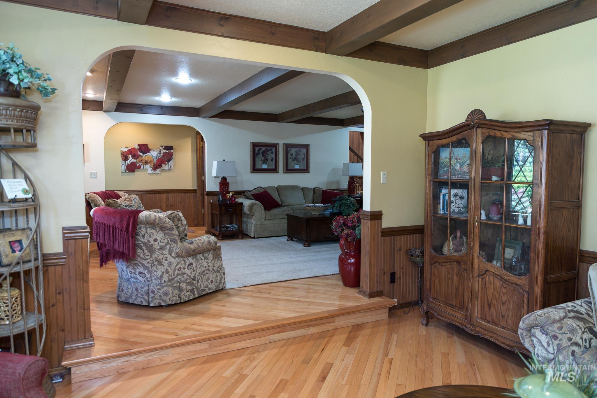 1015 SW 12th St, Ontario, Oregon 97914, 5 Bedrooms, 4.5 Bathrooms, Residential For Sale, Price $599,000, 98989407