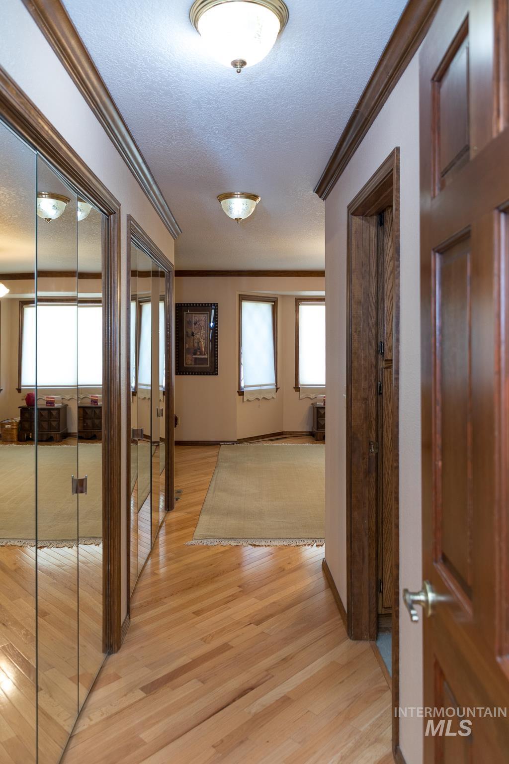 1015 SW 12th St, Ontario, Oregon 97914, 5 Bedrooms, 4.5 Bathrooms, Residential For Sale, Price $599,000, 98989407
