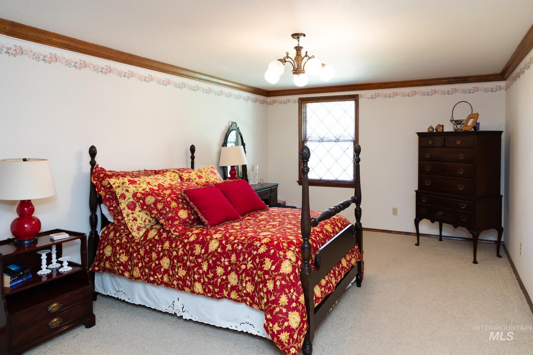 1015 SW 12th St, Ontario, Oregon 97914, 5 Bedrooms, 4.5 Bathrooms, Residential For Sale, Price $599,000, 98989407