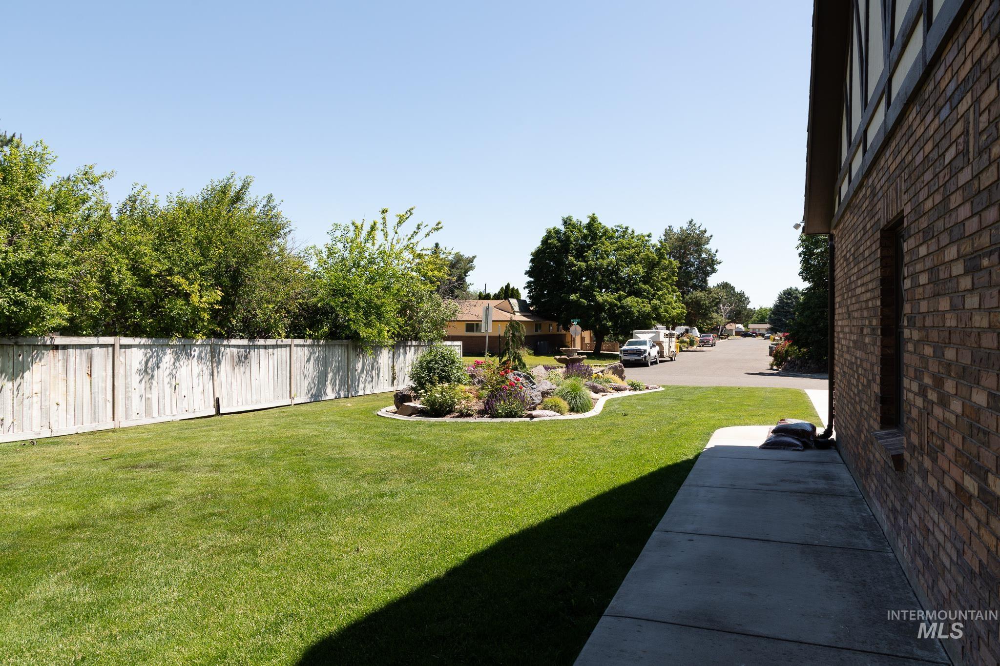 1015 SW 12th St, Ontario, Oregon 97914, 5 Bedrooms, 4.5 Bathrooms, Residential For Sale, Price $599,000, 98989407
