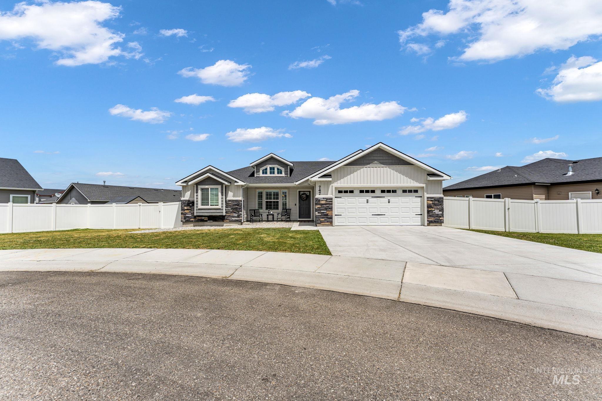 747 Kanner Ct, Twin Falls, Idaho 83301, 3 Bedrooms, 2 Bathrooms, Residential For Sale, Price $345,000, 98989416