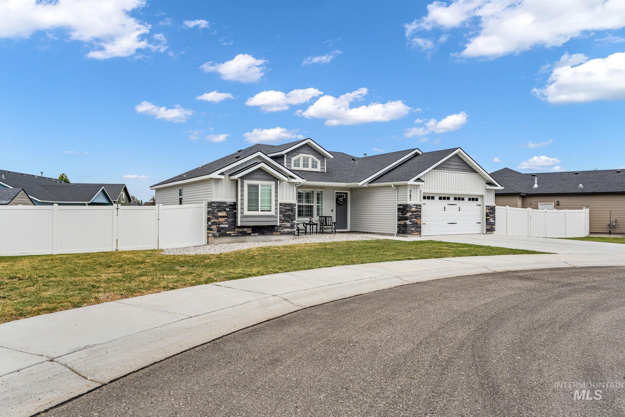 747 Kanner Ct, Twin Falls, Idaho 83301, 3 Bedrooms, 2 Bathrooms, Residential For Sale, Price $345,000, 98989416