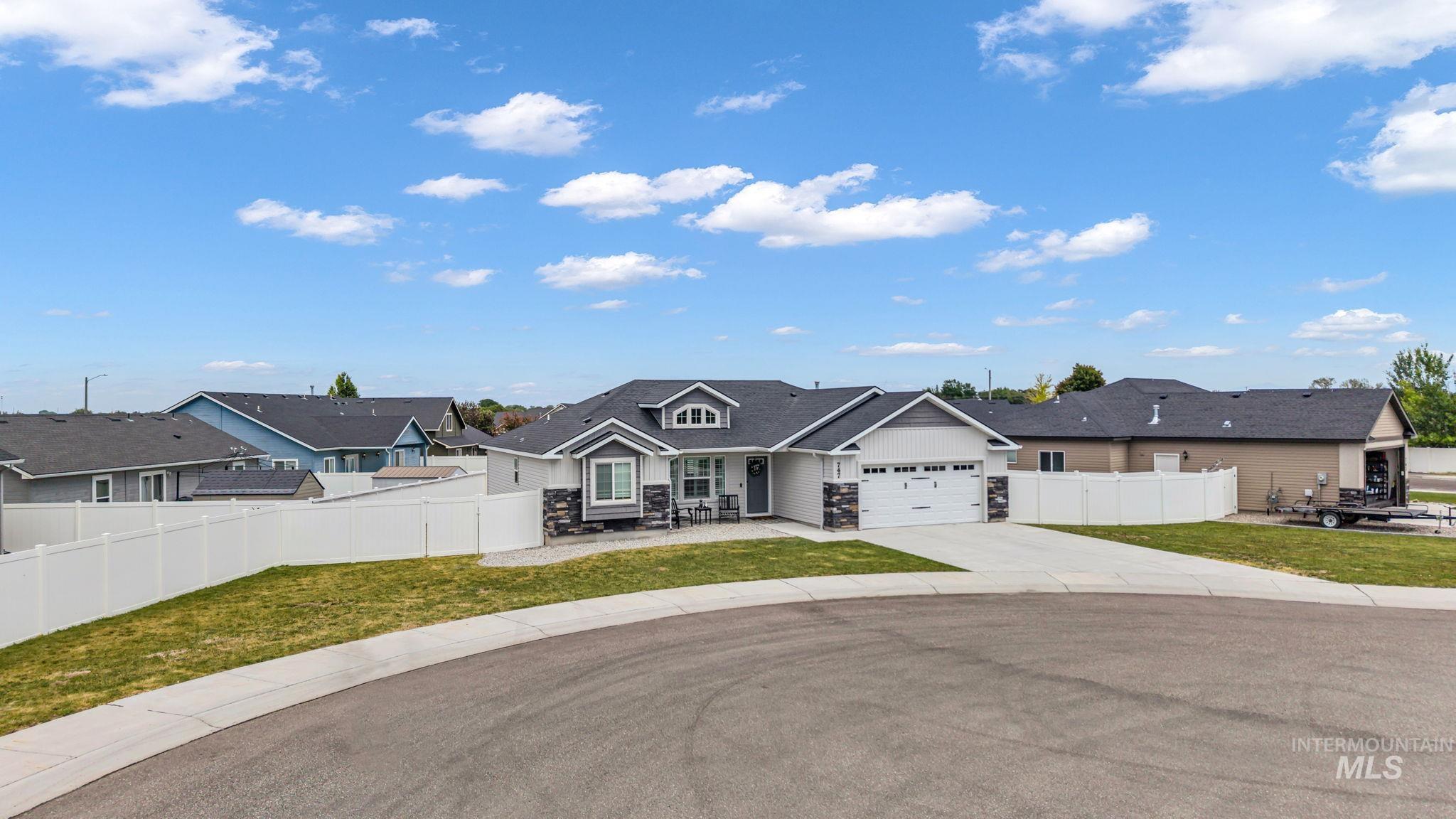 747 Kanner Ct, Twin Falls, Idaho 83301, 3 Bedrooms, 2 Bathrooms, Residential For Sale, Price $345,000, 98989416
