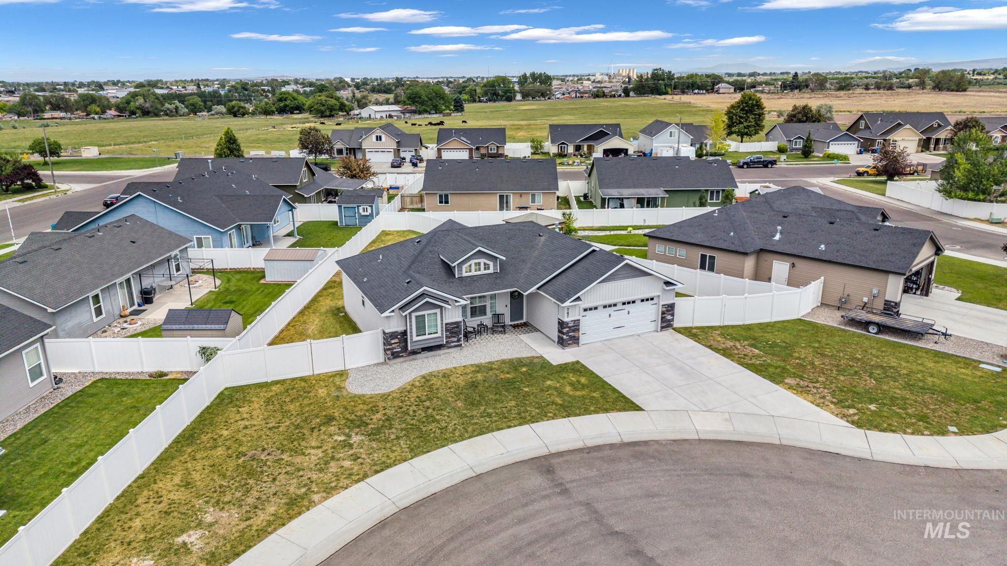 747 Kanner Ct, Twin Falls, Idaho 83301, 3 Bedrooms, 2 Bathrooms, Residential For Sale, Price $345,000, 98989416