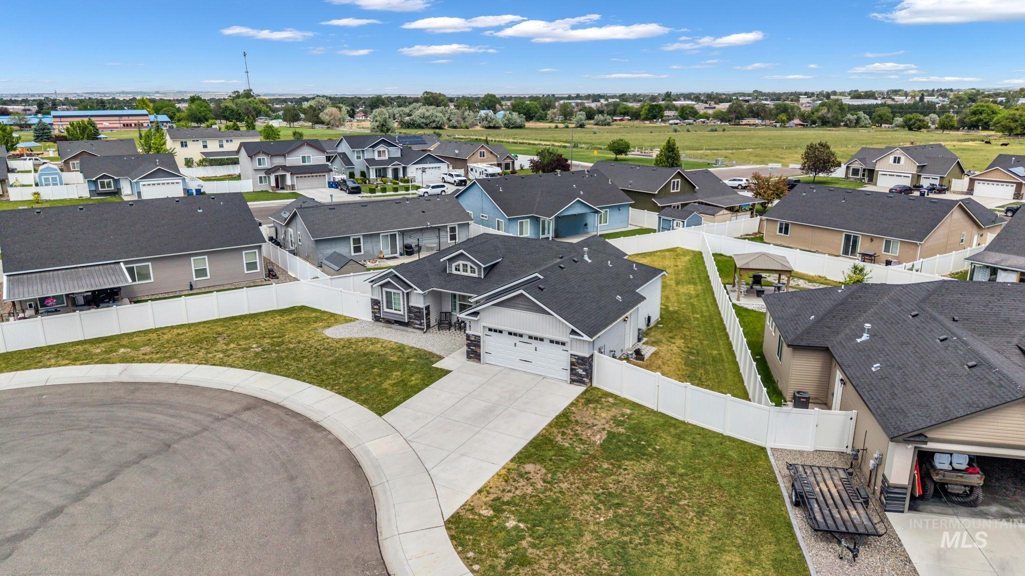 747 Kanner Ct, Twin Falls, Idaho 83301, 3 Bedrooms, 2 Bathrooms, Residential For Sale, Price $345,000, 98989416
