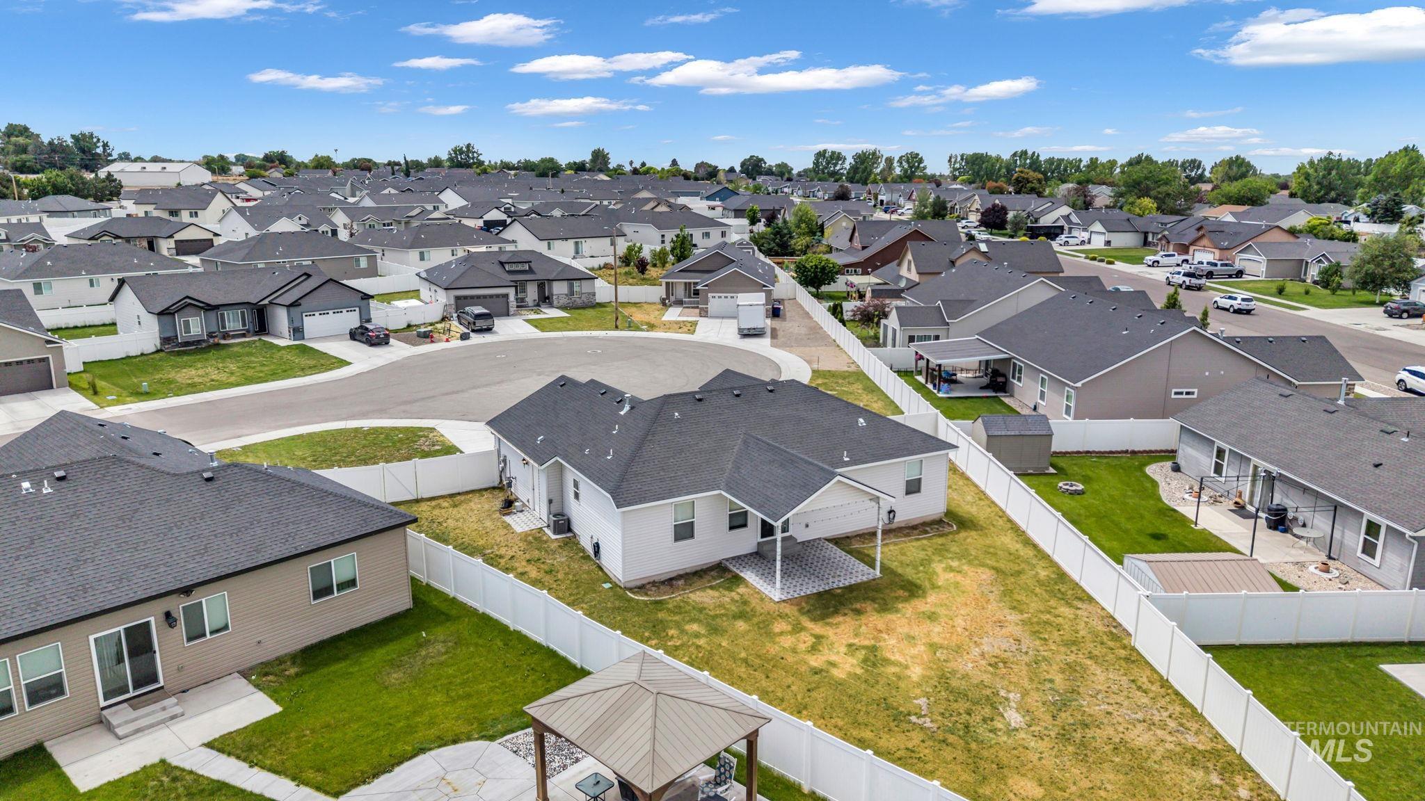 747 Kanner Ct, Twin Falls, Idaho 83301, 3 Bedrooms, 2 Bathrooms, Residential For Sale, Price $345,000, 98989416