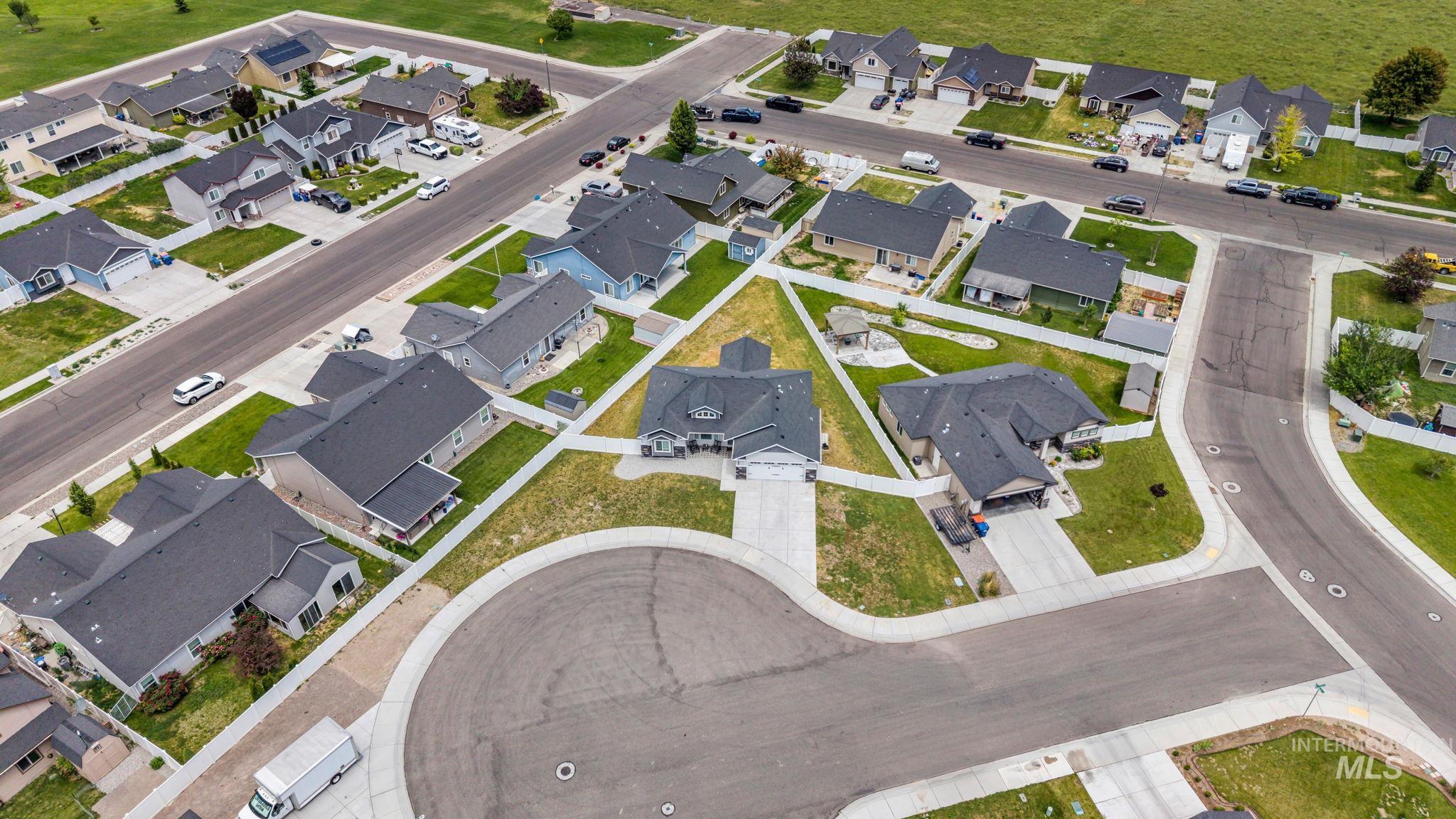747 Kanner Ct, Twin Falls, Idaho 83301, 3 Bedrooms, 2 Bathrooms, Residential For Sale, Price $345,000, 98989416
