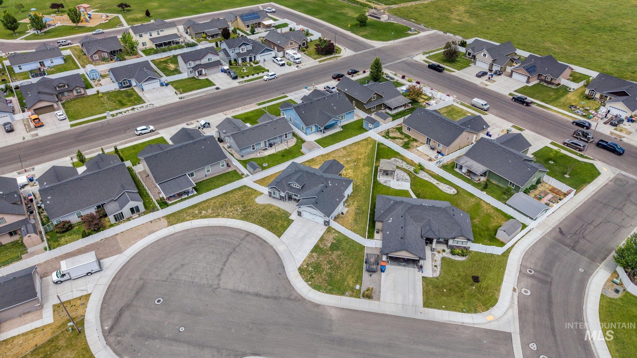 747 Kanner Ct, Twin Falls, Idaho 83301, 3 Bedrooms, 2 Bathrooms, Residential For Sale, Price $345,000, 98989416
