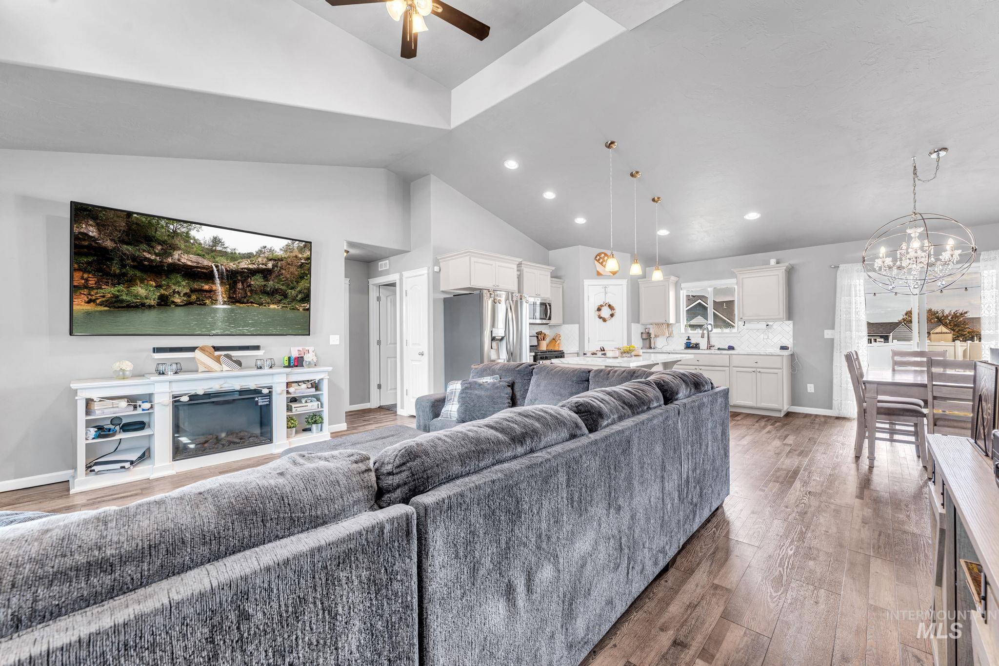 747 Kanner Ct, Twin Falls, Idaho 83301, 3 Bedrooms, 2 Bathrooms, Residential For Sale, Price $345,000, 98989416