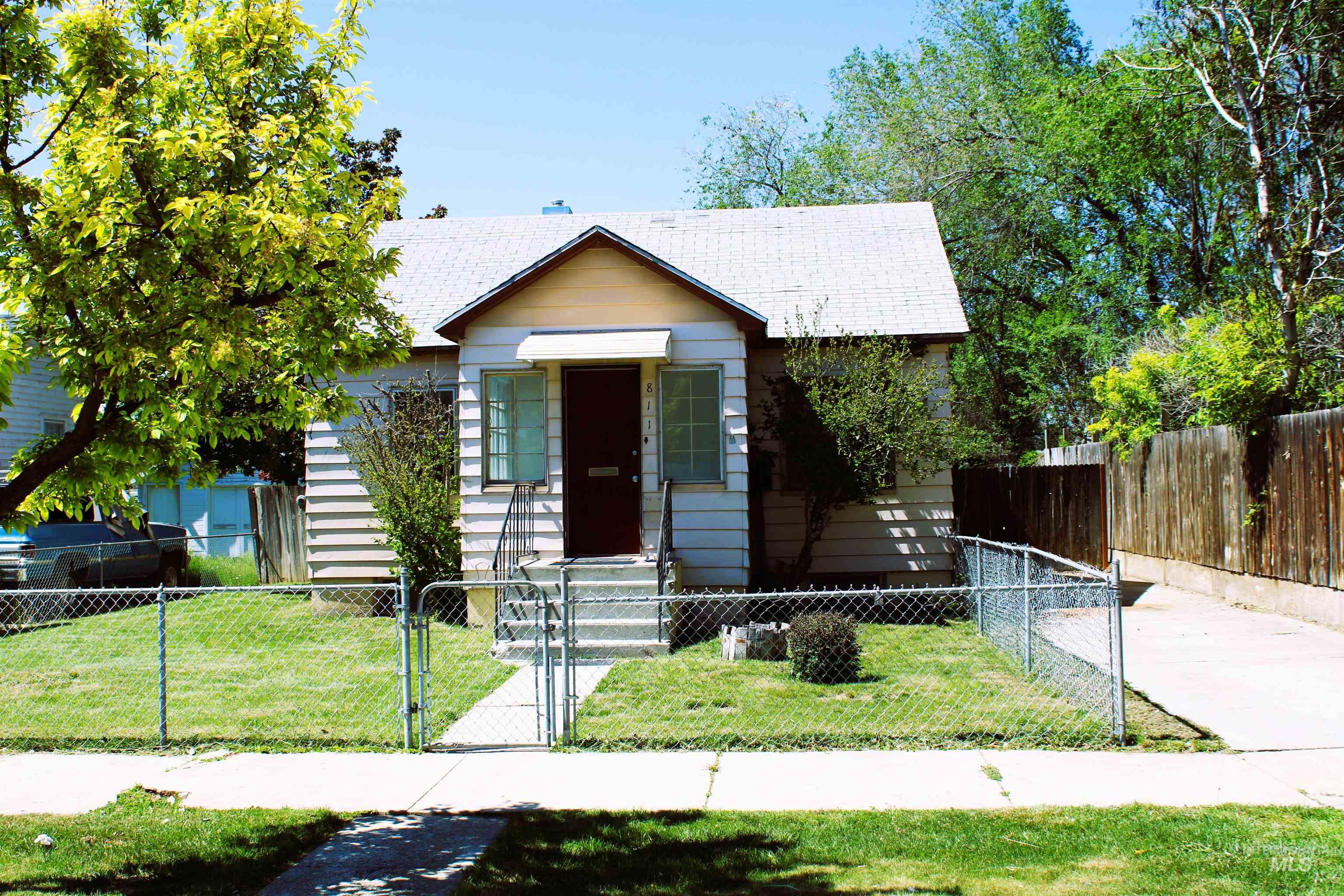 811 S 15th Ave, Nampa, Idaho 83651, 1 Bedroom, 1 Bathroom, Residential For Sale, Price $249,900,MLS 98989419