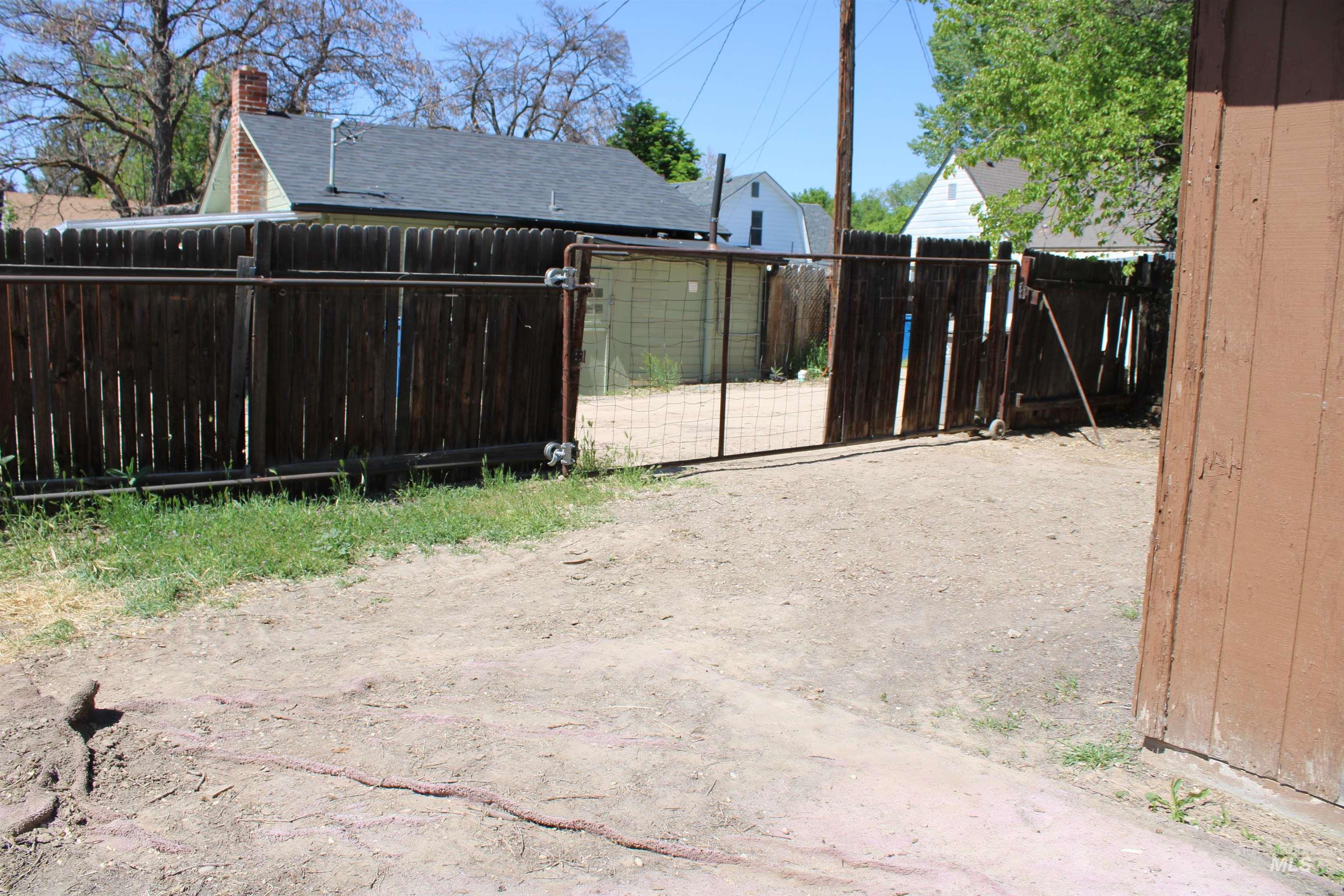 811 S 15th Ave, Nampa, Idaho 83651, 1 Bedroom, 1 Bathroom, Residential For Sale, Price $249,900,MLS 98989419