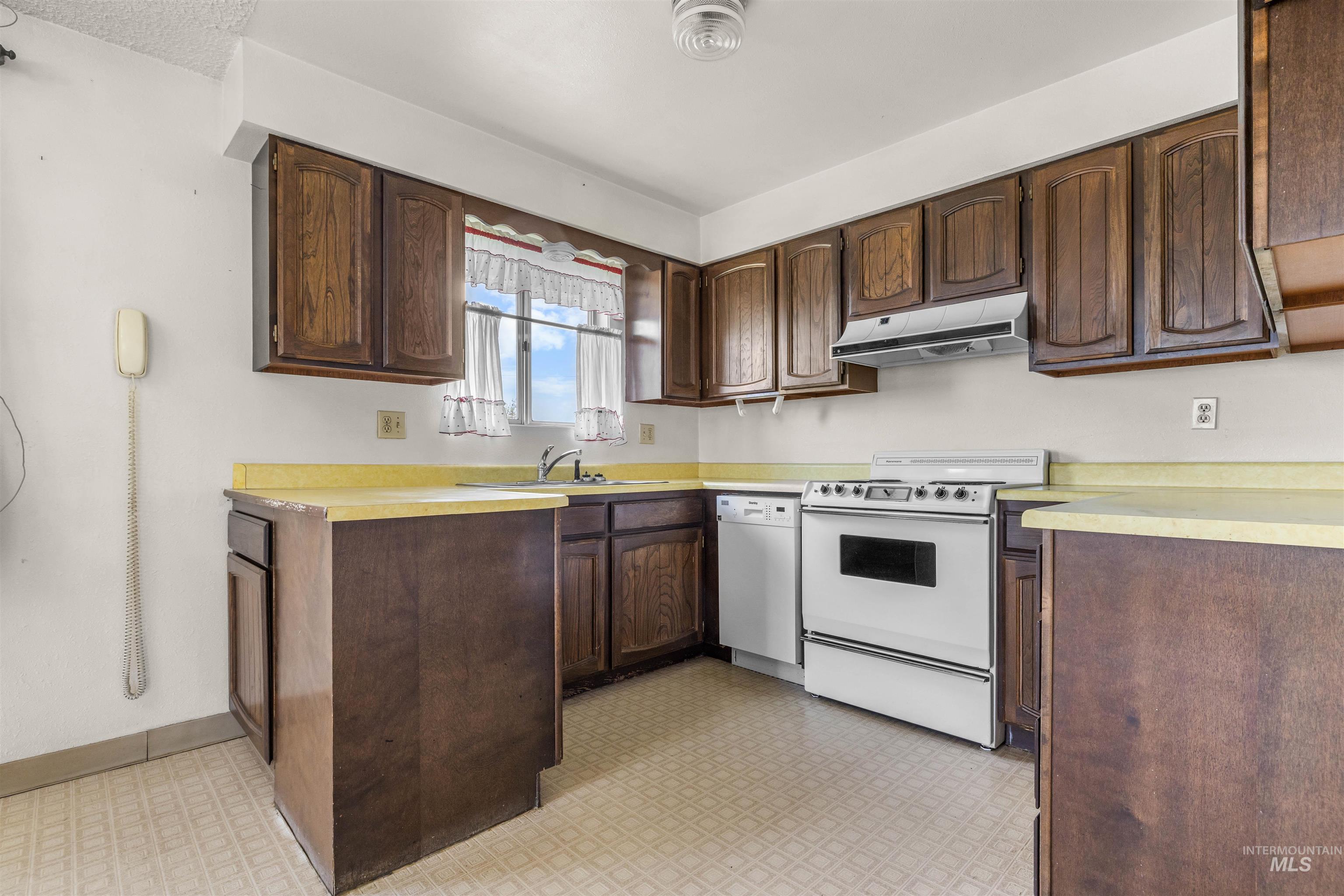 809 N Idaho Ave, Grangeville, Idaho 83530, 2 Bedrooms, 1 Bathroom, Residential For Sale, Price $224,000,MLS 98989425