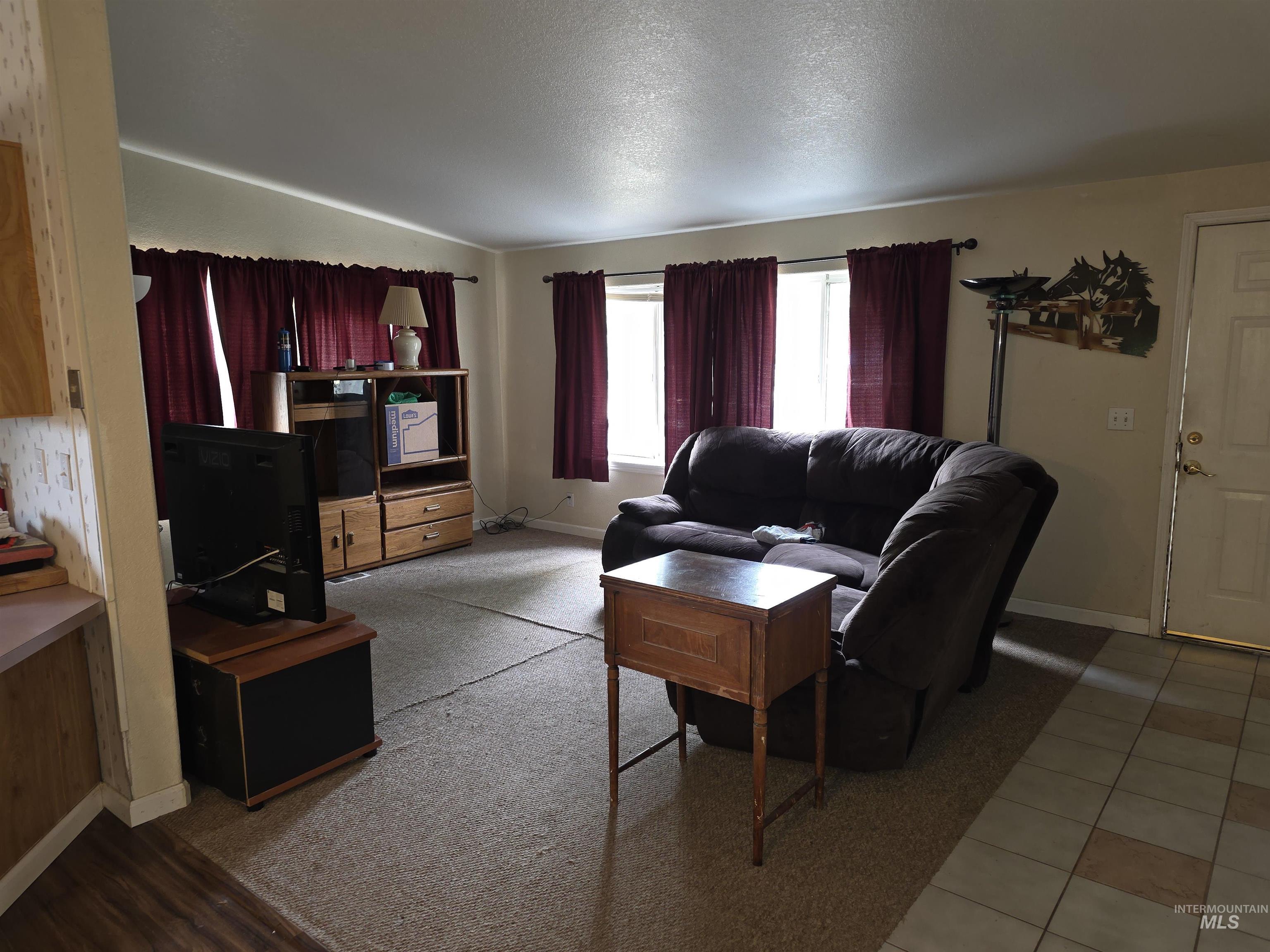 710 White Hawk Ln, Hagerman, Idaho 83332, 3 Bedrooms, 2 Bathrooms, Residential For Sale, Price $400,000, 98989427