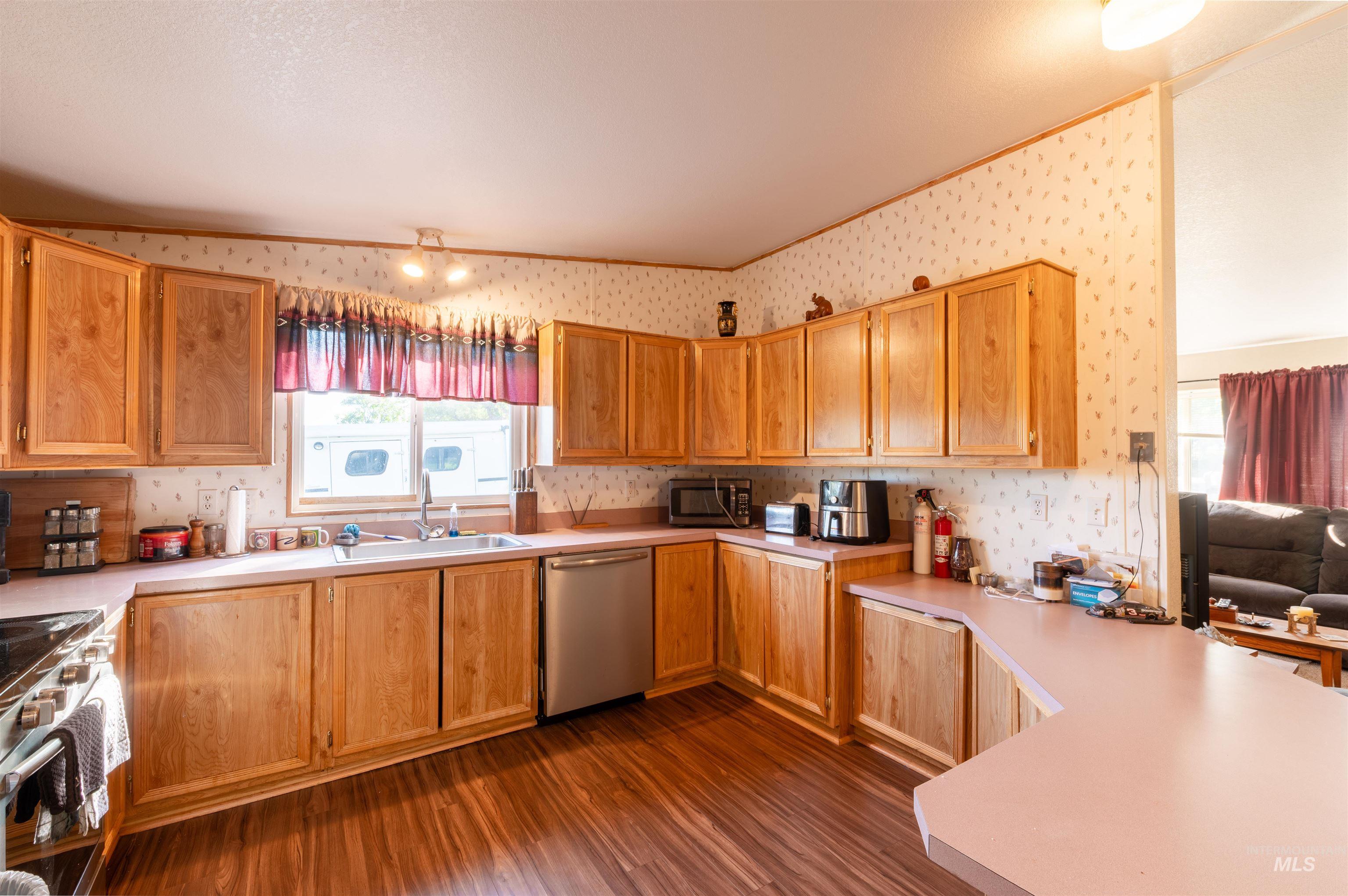 710 White Hawk Ln, Hagerman, Idaho 83332, 3 Bedrooms, 2 Bathrooms, Residential For Sale, Price $400,000, 98989427