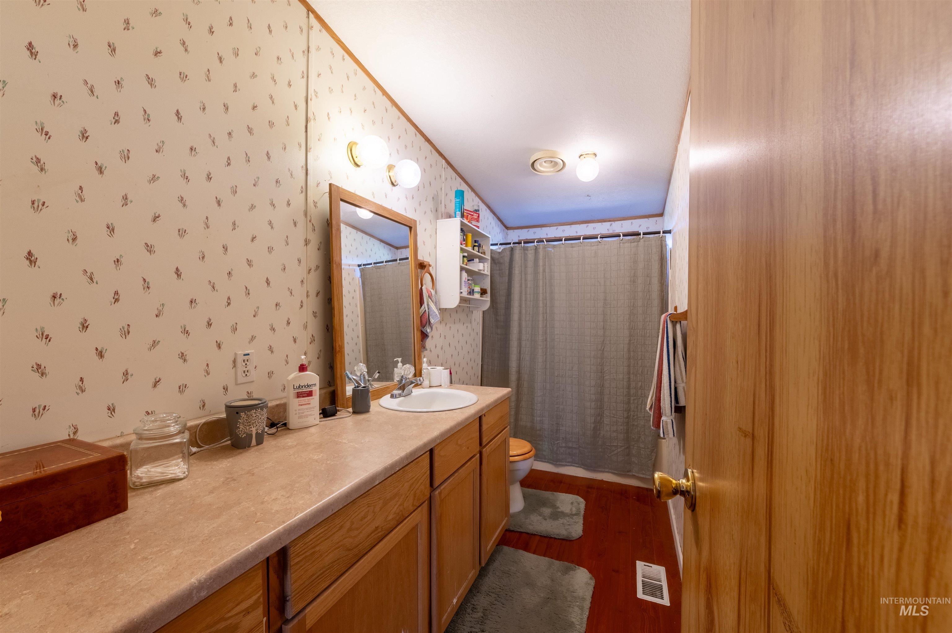 710 White Hawk Ln, Hagerman, Idaho 83332, 3 Bedrooms, 2 Bathrooms, Residential For Sale, Price $400,000, 98989427
