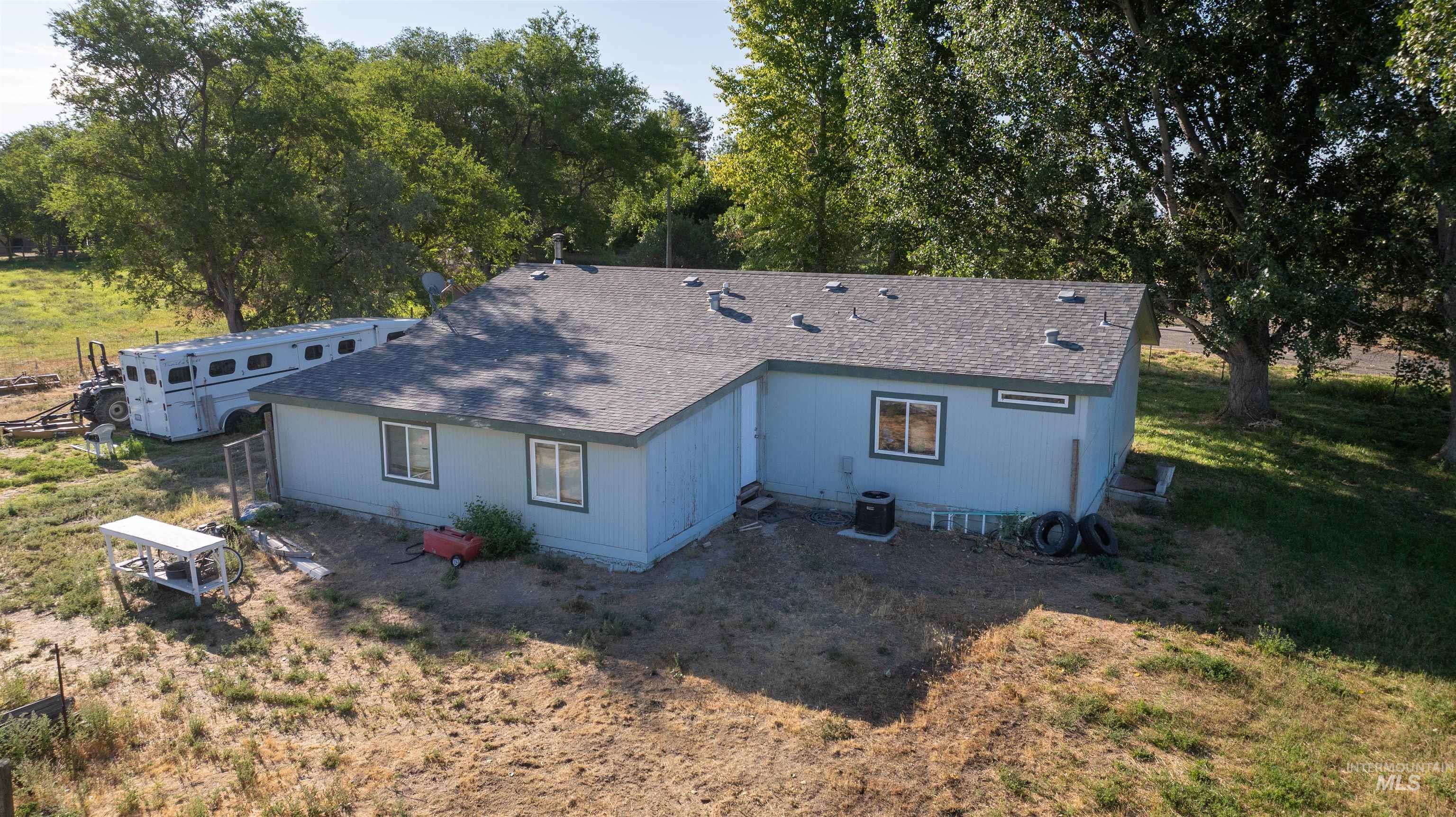 710 White Hawk Ln, Hagerman, Idaho 83332, 3 Bedrooms, 2 Bathrooms, Residential For Sale, Price $400,000, 98989427