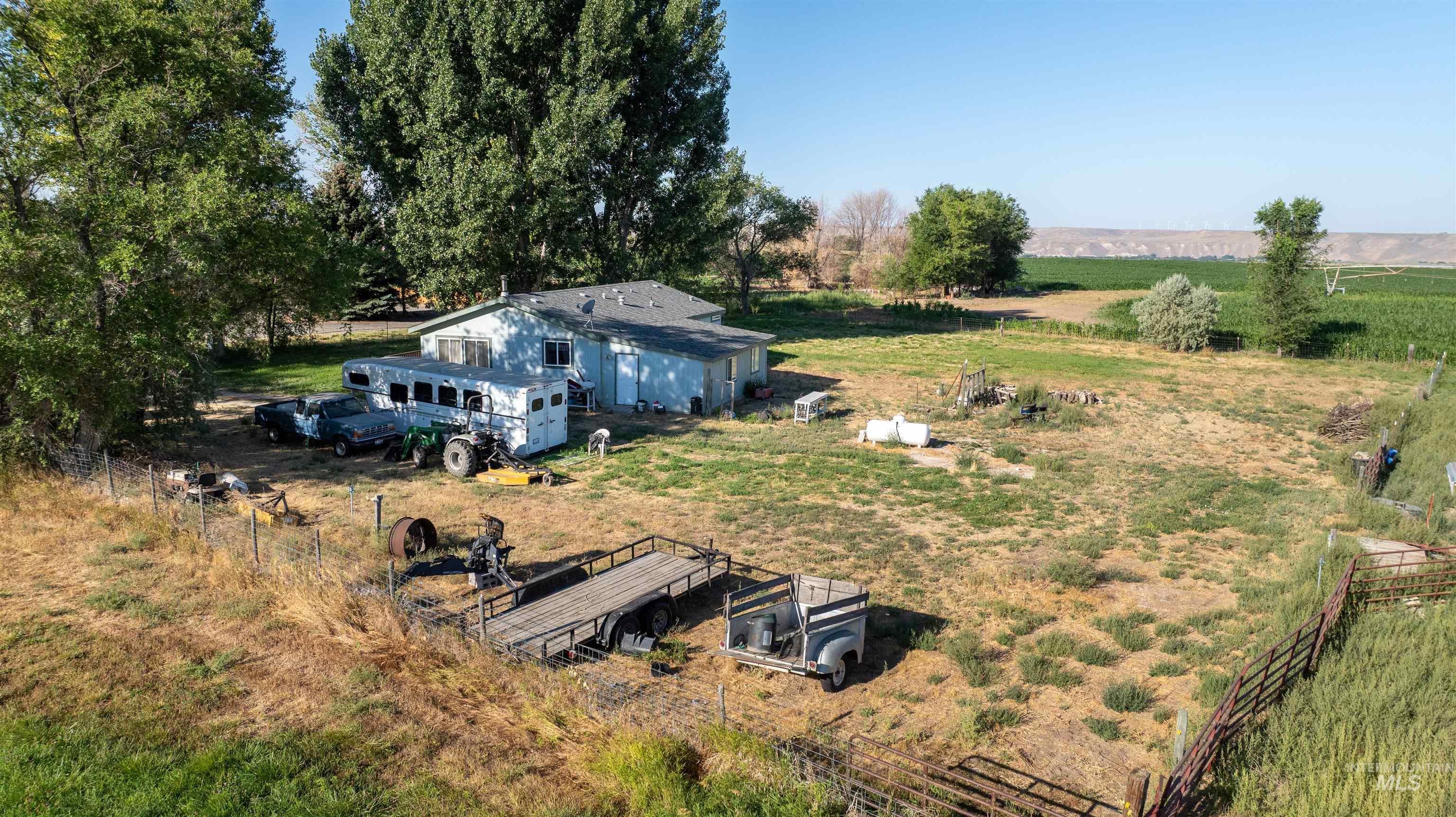710 White Hawk Ln, Hagerman, Idaho 83332, 3 Bedrooms, 2 Bathrooms, Residential For Sale, Price $400,000, 98989427