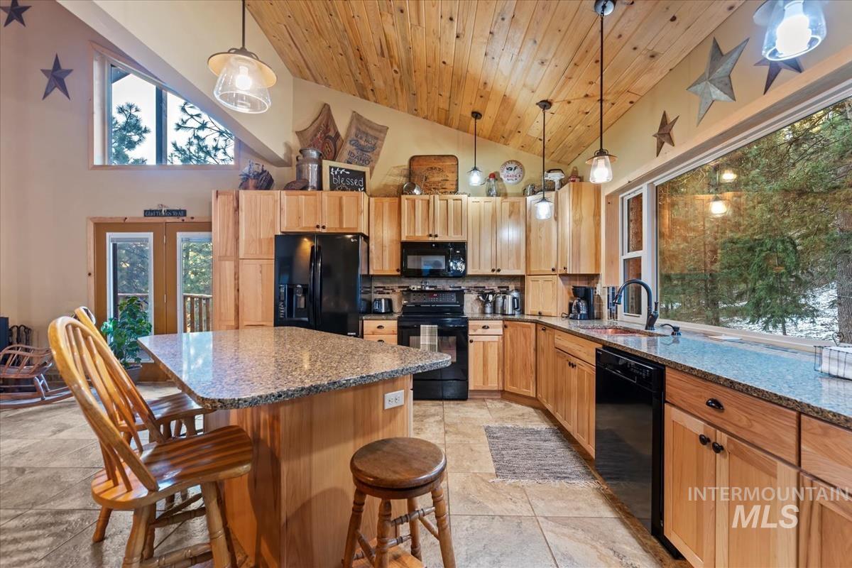 182 Southfork Rd, Garden Valley, Idaho 83622, 5 Bedrooms, 3 Bathrooms, Residential For Sale, Price $1,150,000,MLS 98989430