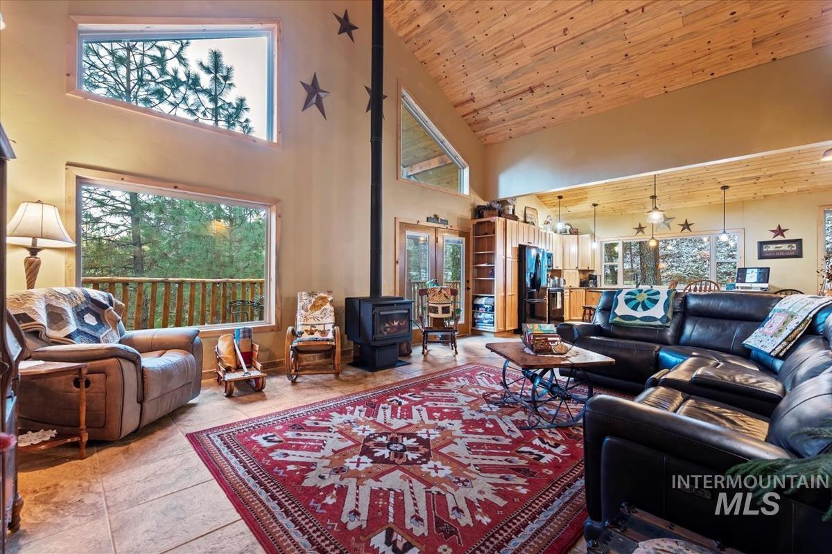 182 Southfork Rd, Garden Valley, Idaho 83622, 5 Bedrooms, 3 Bathrooms, Residential For Sale, Price $1,150,000,MLS 98989430