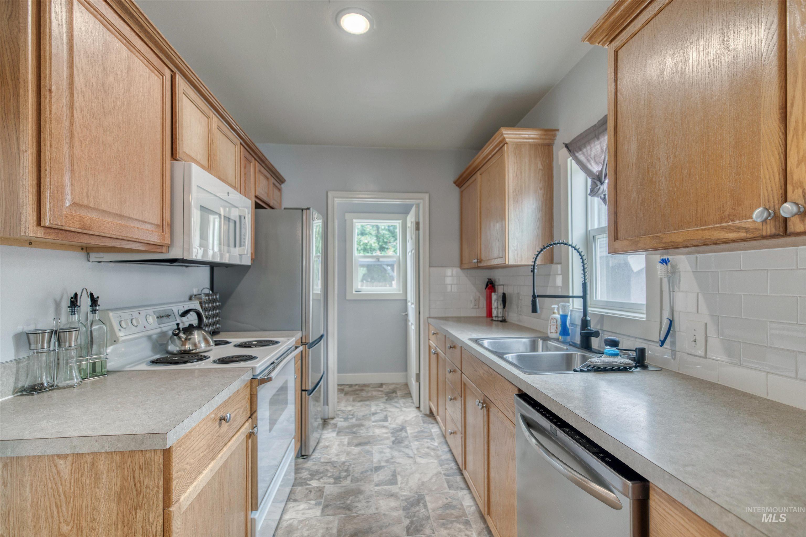 515 S 16Th Ave, Caldwell, Idaho 83605-4228, 4 Bedrooms, 2 Bathrooms, Residential For Sale, Price $335,000,MLS 98989433
