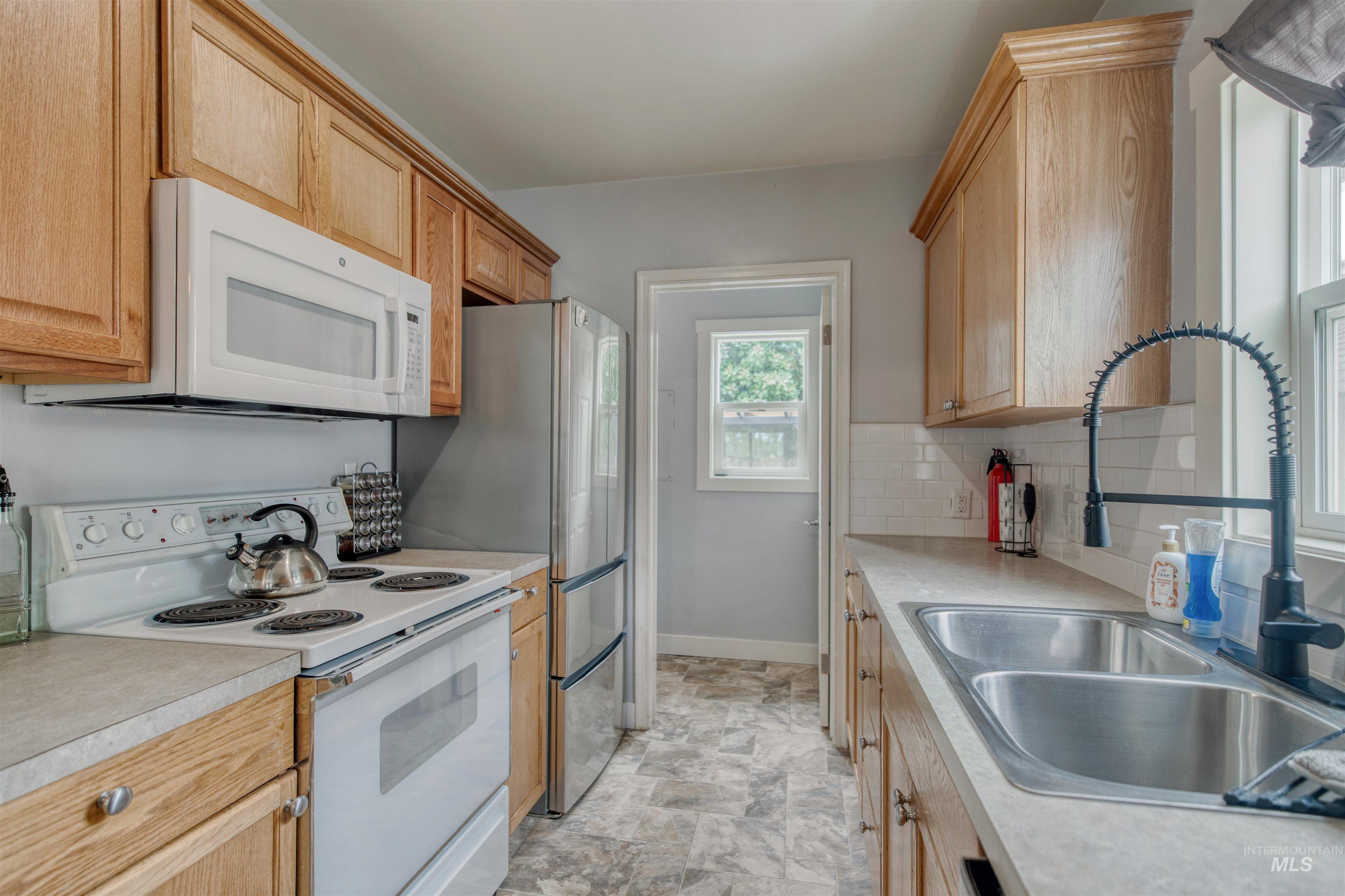 515 S 16Th Ave, Caldwell, Idaho 83605-4228, 4 Bedrooms, 2 Bathrooms, Residential For Sale, Price $335,000,MLS 98989433