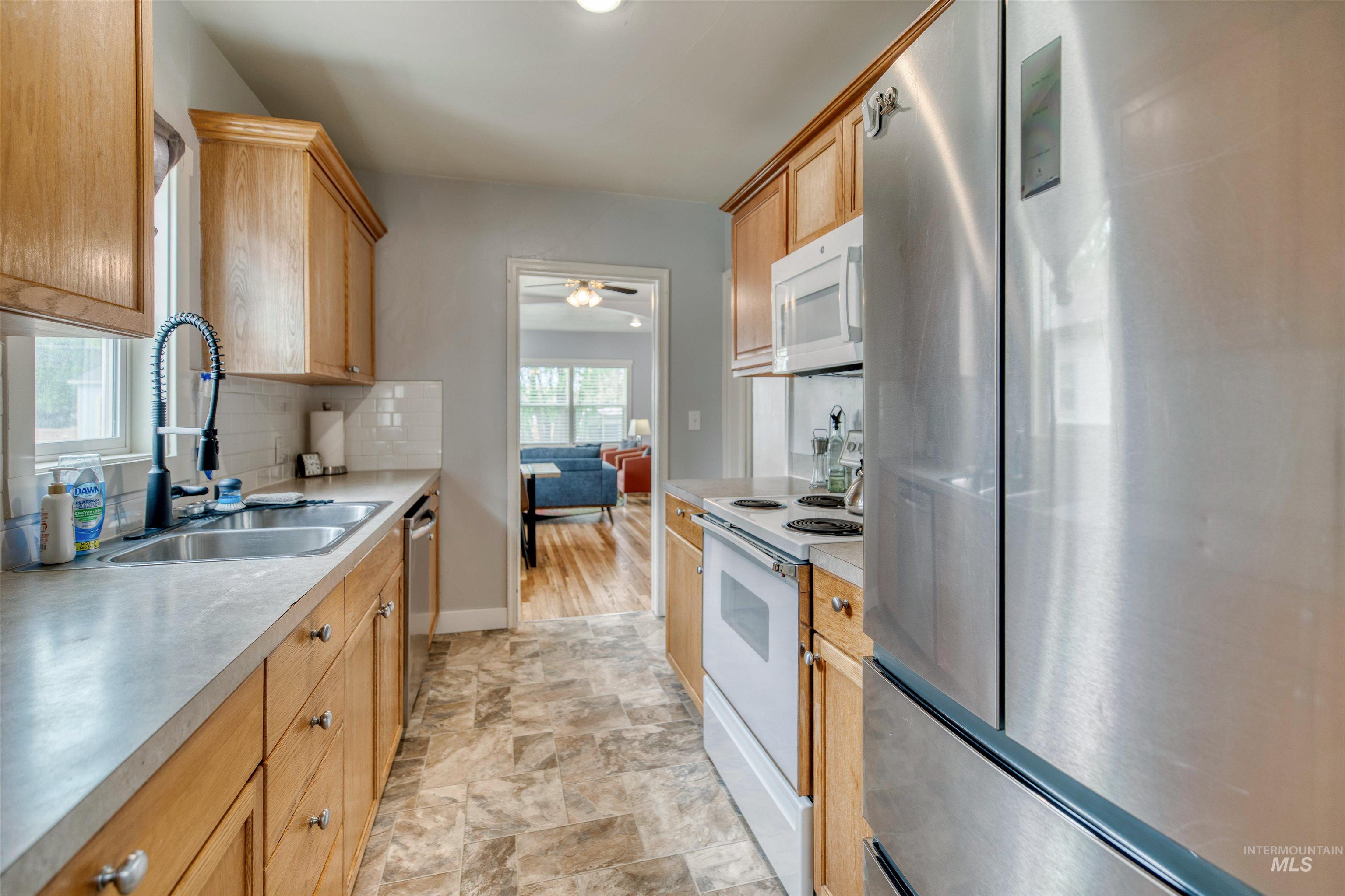 515 S 16Th Ave, Caldwell, Idaho 83605-4228, 4 Bedrooms, 2 Bathrooms, Residential For Sale, Price $335,000,MLS 98989433