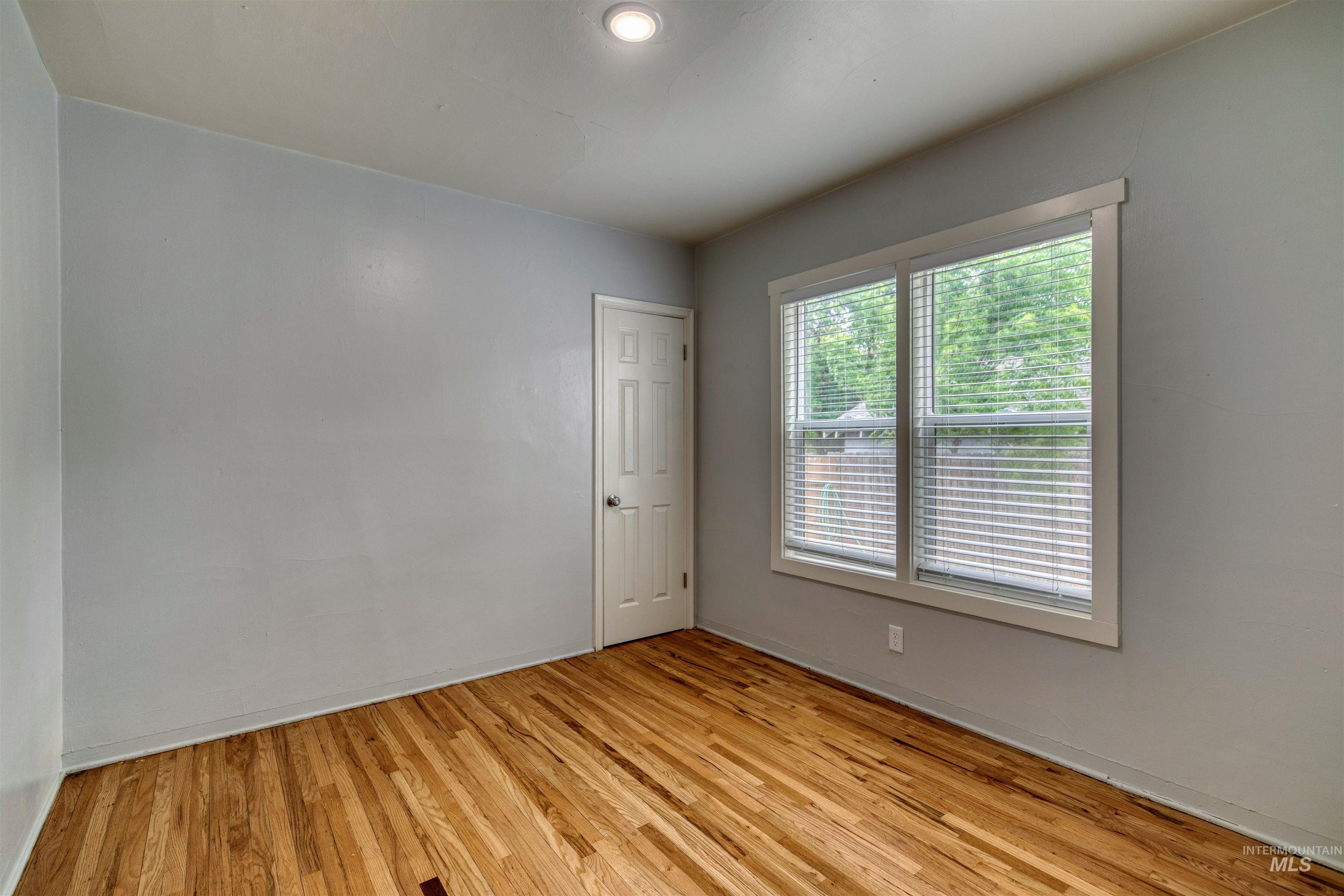 515 S 16Th Ave, Caldwell, Idaho 83605-4228, 4 Bedrooms, 2 Bathrooms, Residential For Sale, Price $335,000,MLS 98989433