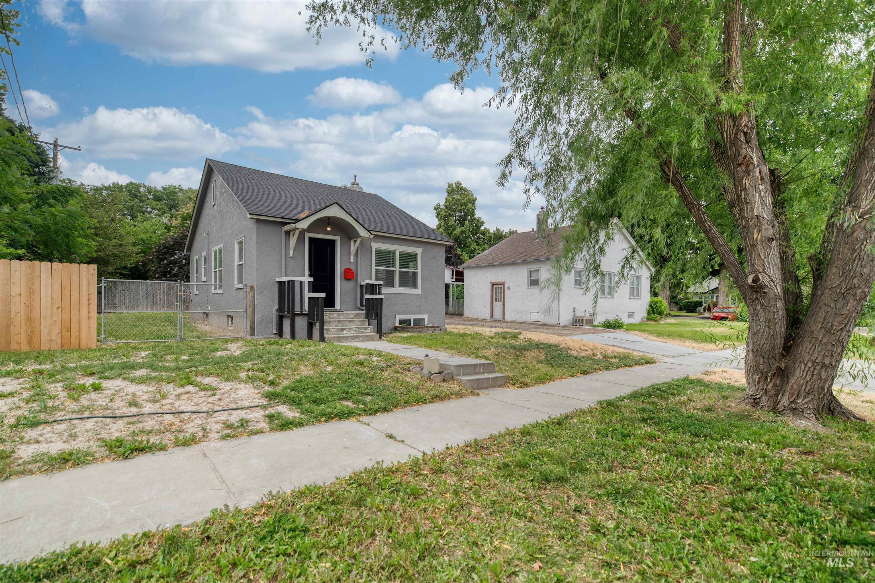 515 S 16Th Ave, Caldwell, Idaho 83605-4228, 4 Bedrooms, 2 Bathrooms, Residential For Sale, Price $335,000,MLS 98989433