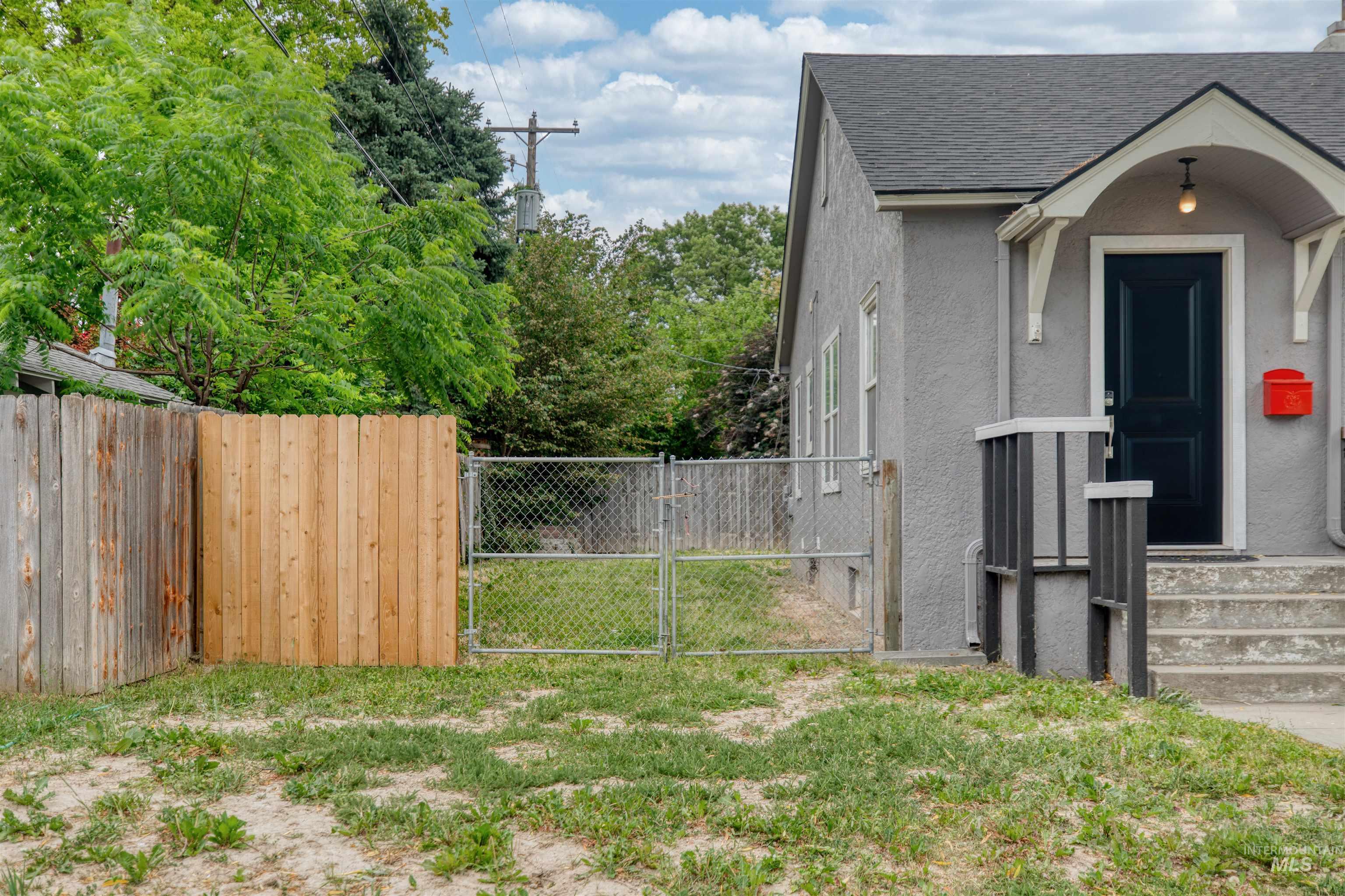 515 S 16Th Ave, Caldwell, Idaho 83605-4228, 4 Bedrooms, 2 Bathrooms, Residential For Sale, Price $335,000,MLS 98989433