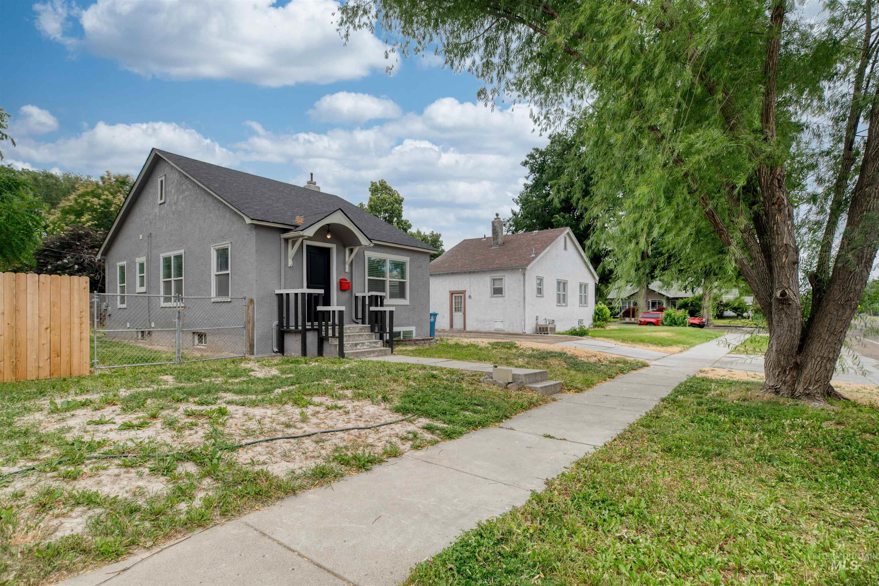 515 S 16Th Ave, Caldwell, Idaho 83605-4228, 4 Bedrooms, 2 Bathrooms, Residential For Sale, Price $335,000,MLS 98989433