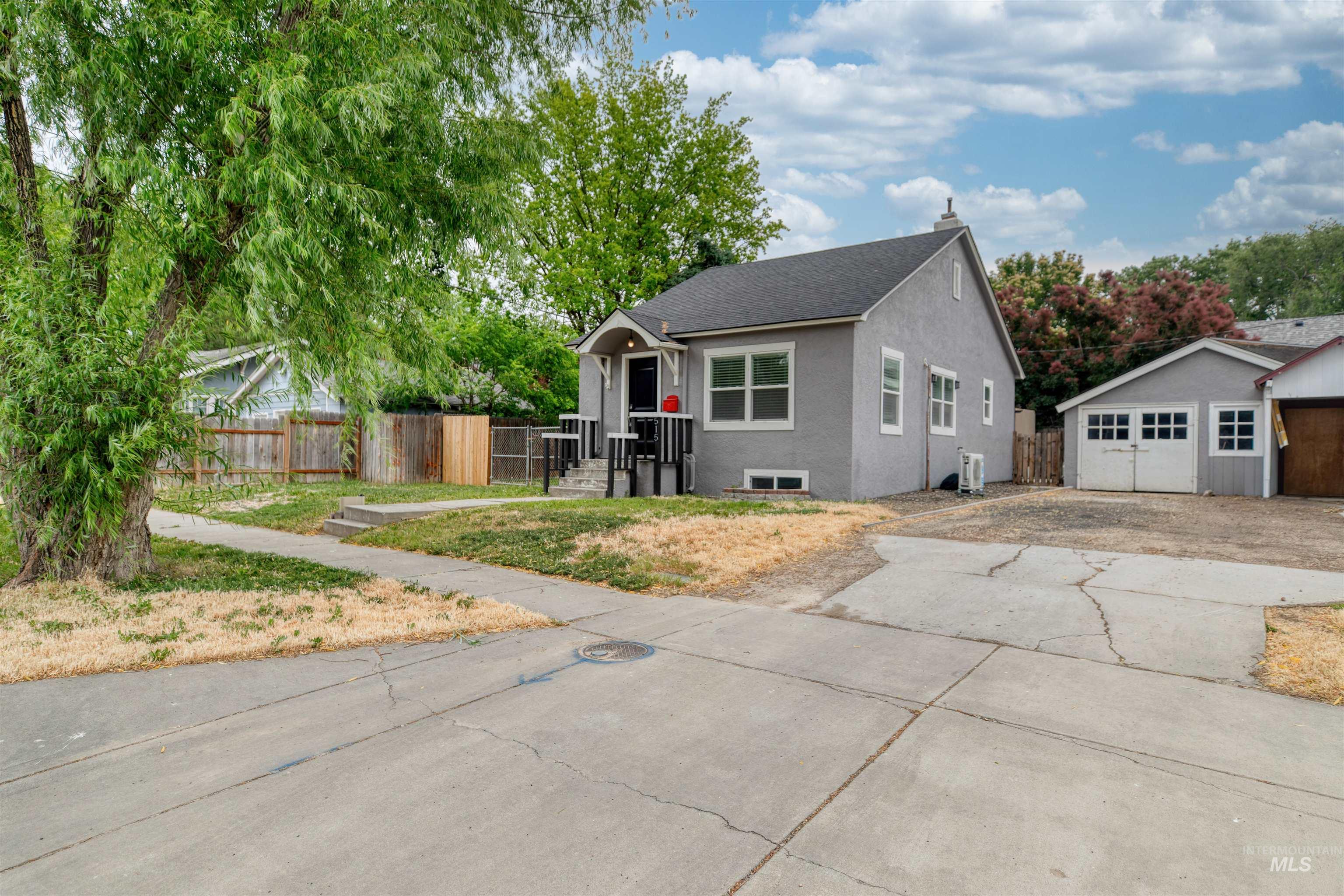 515 S 16Th Ave, Caldwell, Idaho 83605-4228, 4 Bedrooms, 2 Bathrooms, Residential For Sale, Price $335,000,MLS 98989433